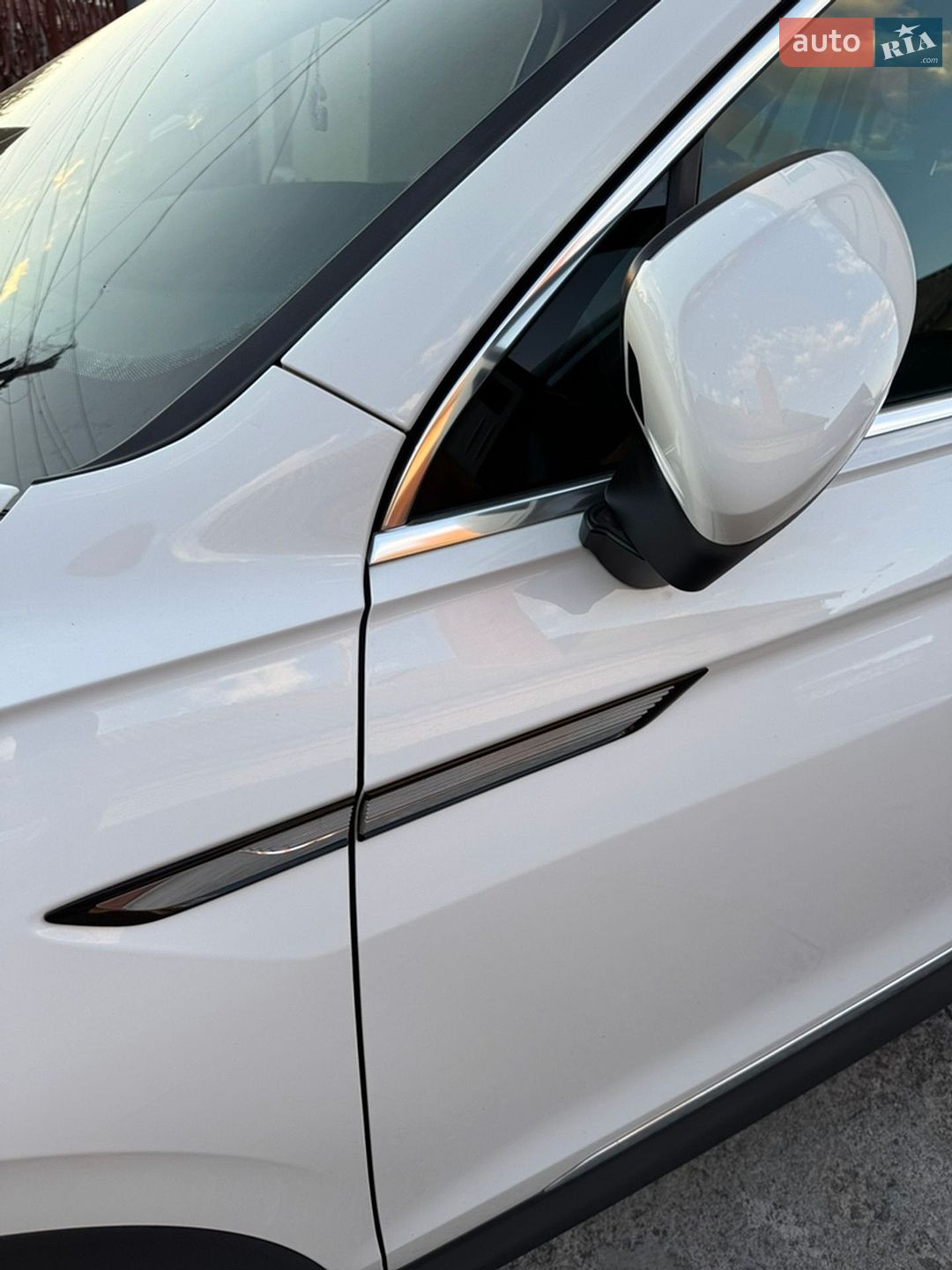Volkswagen Tiguan 2023 VIN WVGZZZ5N9PW061226 фото оголошення 332 з 361