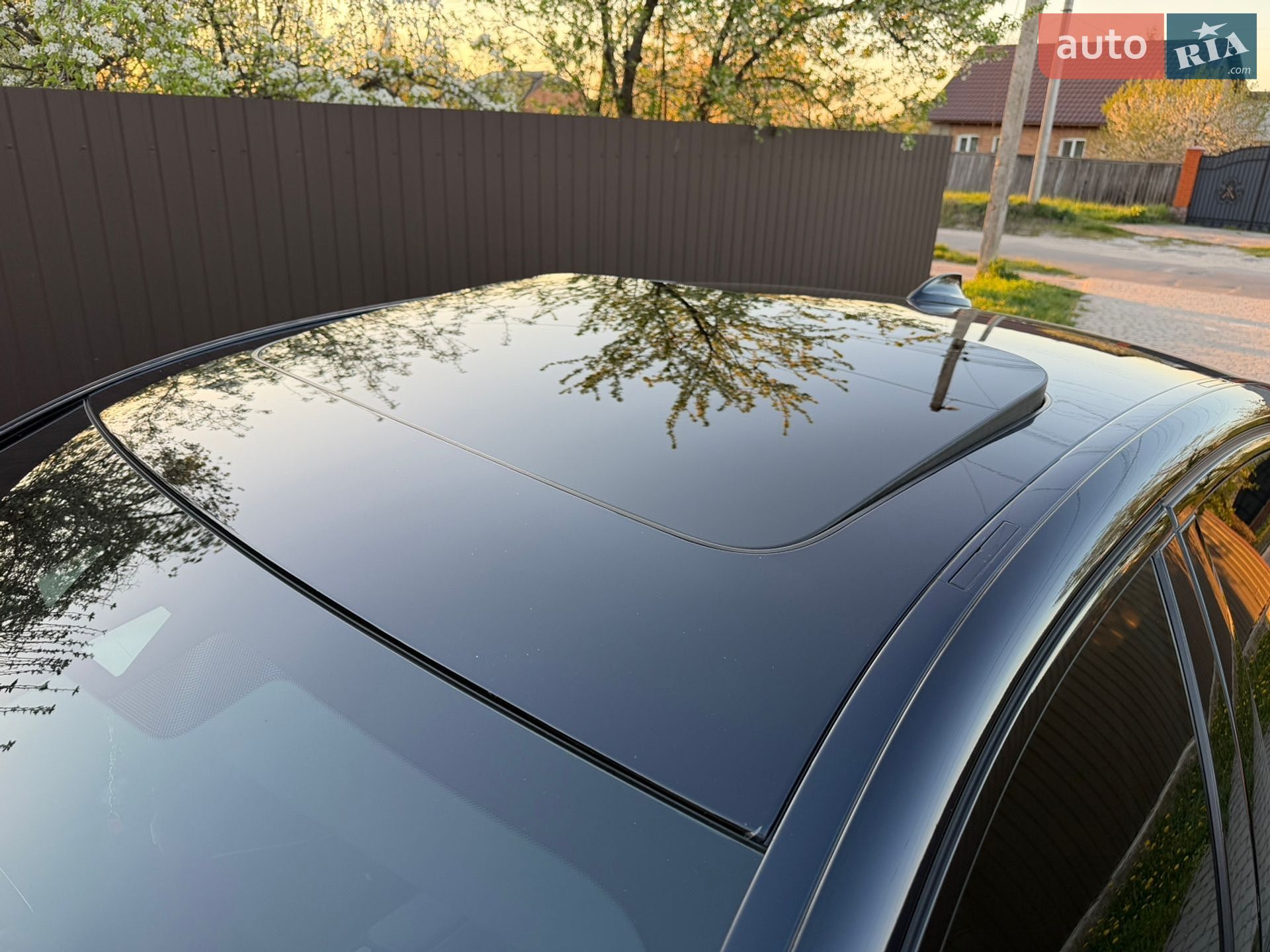 BMW 5 Series 2018 VIN WBAJD71060BM20203 фото оголошення 16 з 74