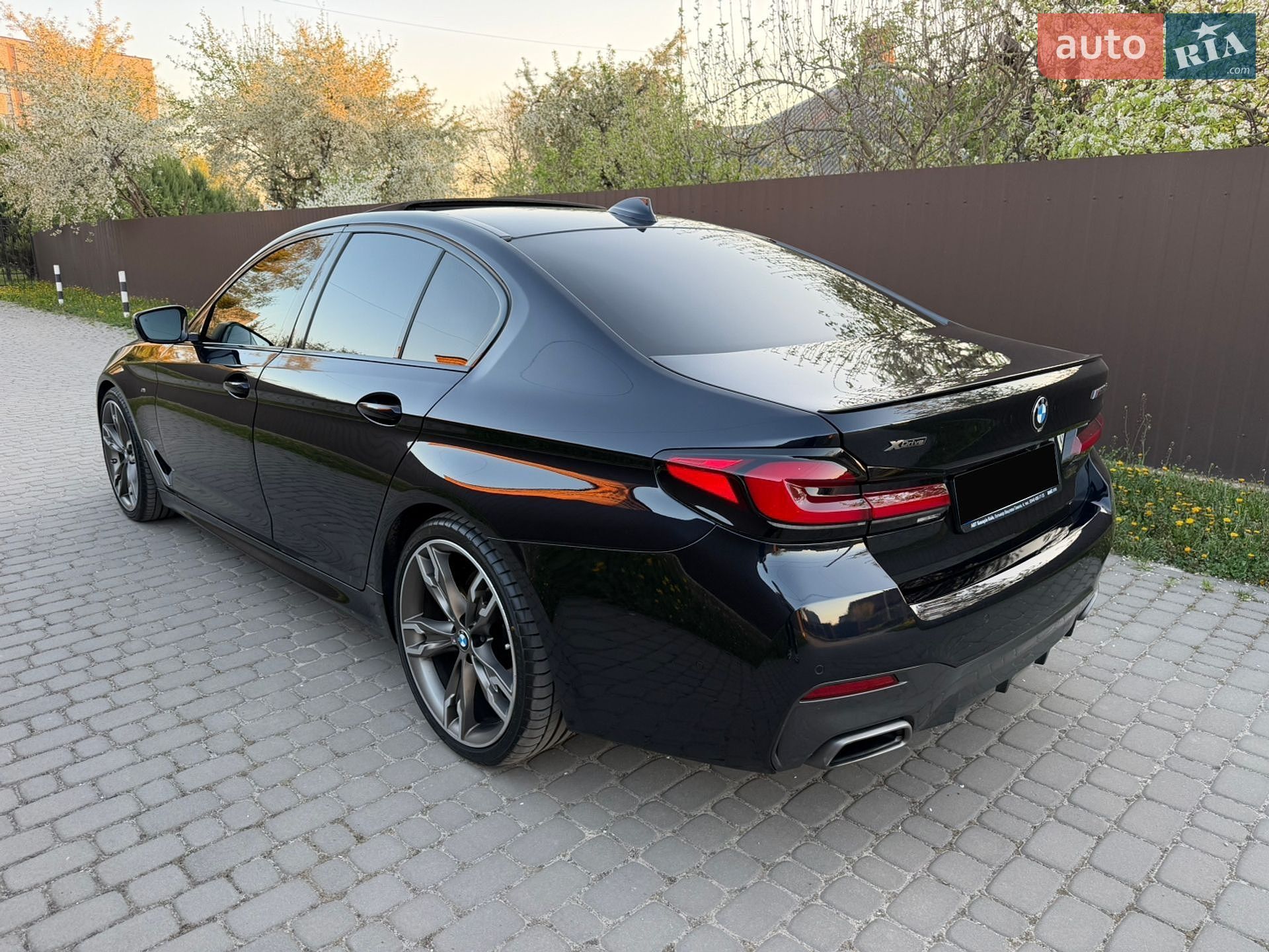 BMW 5 Series 2018 VIN WBAJD71060BM20203 фото оголошення 19 з 74