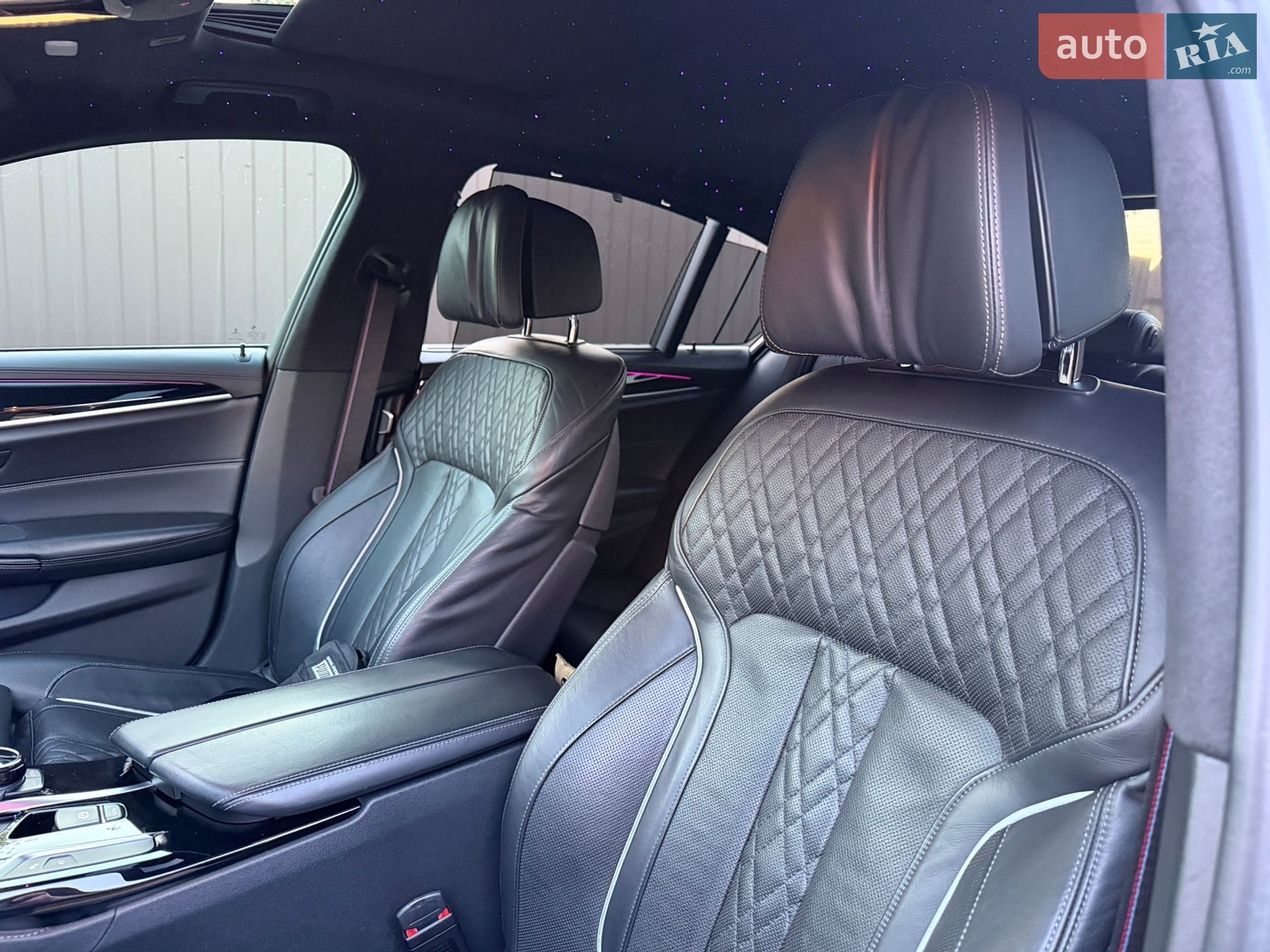BMW 5 Series 2018 VIN WBAJD71060BM20203 фото оголошення 30 з 74