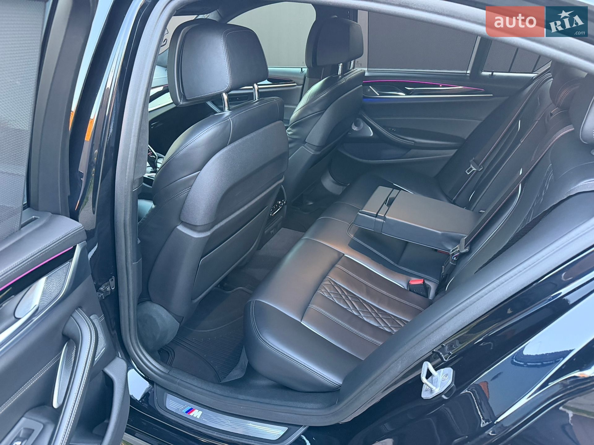 BMW 5 Series 2018 VIN WBAJD71060BM20203 фото оголошення 36 з 74