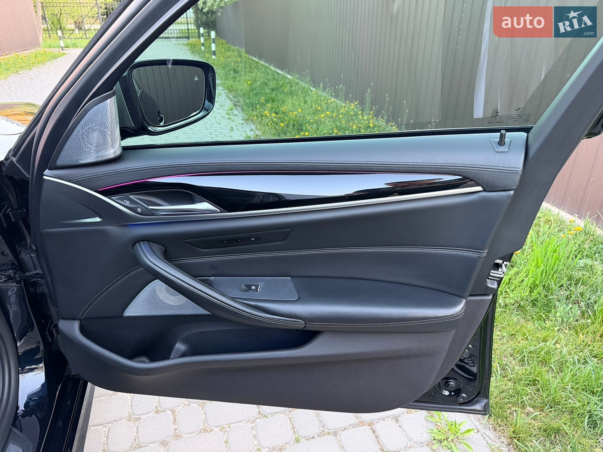 BMW 5 Series 2018 VIN WBAJD71060BM20203 фото оголошення 44 з 74