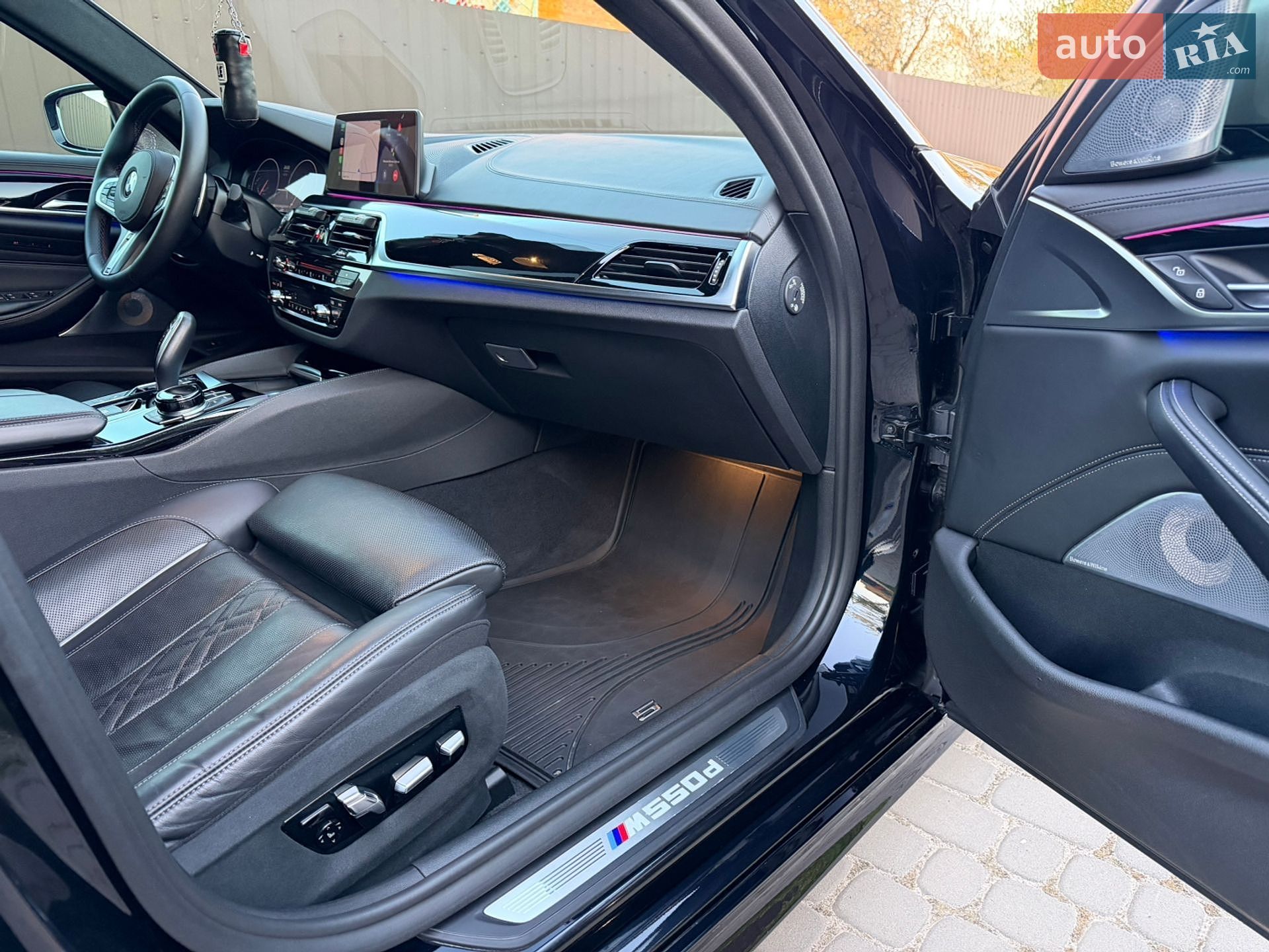 BMW 5 Series 2018 VIN WBAJD71060BM20203 фото оголошення 46 з 74