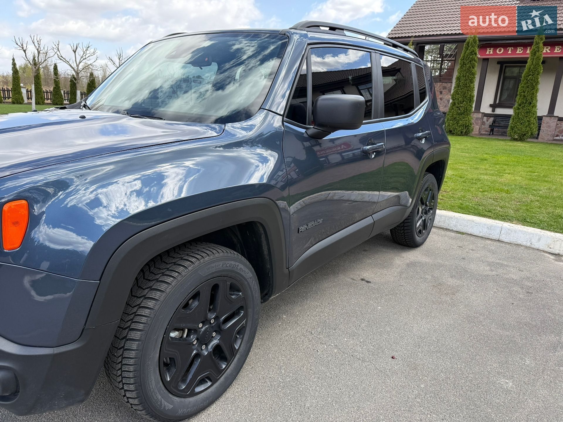 Jeep Renegade 2021 VIN ZACNJDAB5MPM69768 фото оголошення 5 з 36