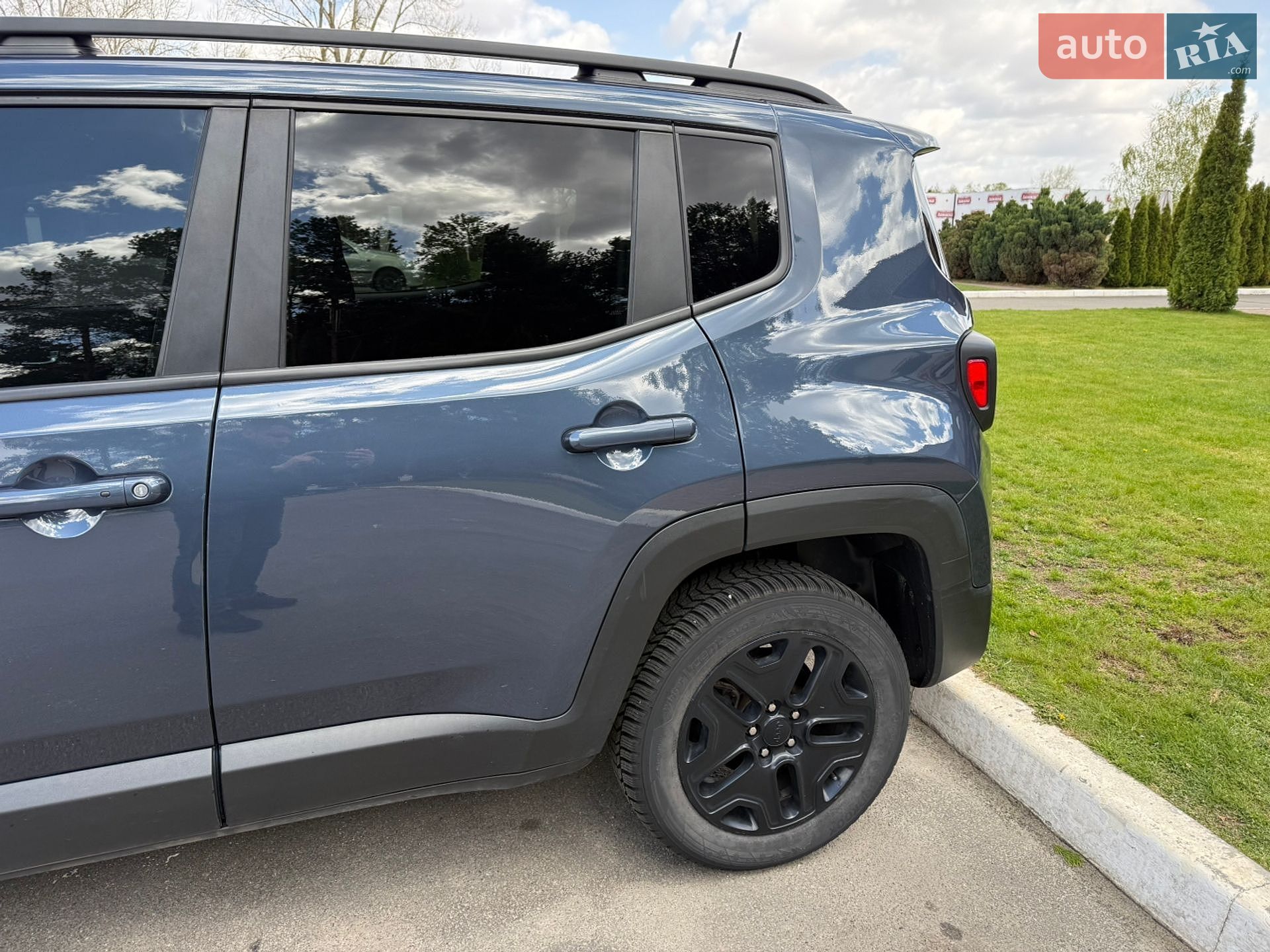 Jeep Renegade 2021 VIN ZACNJDAB5MPM69768 фото оголошення 7 з 36