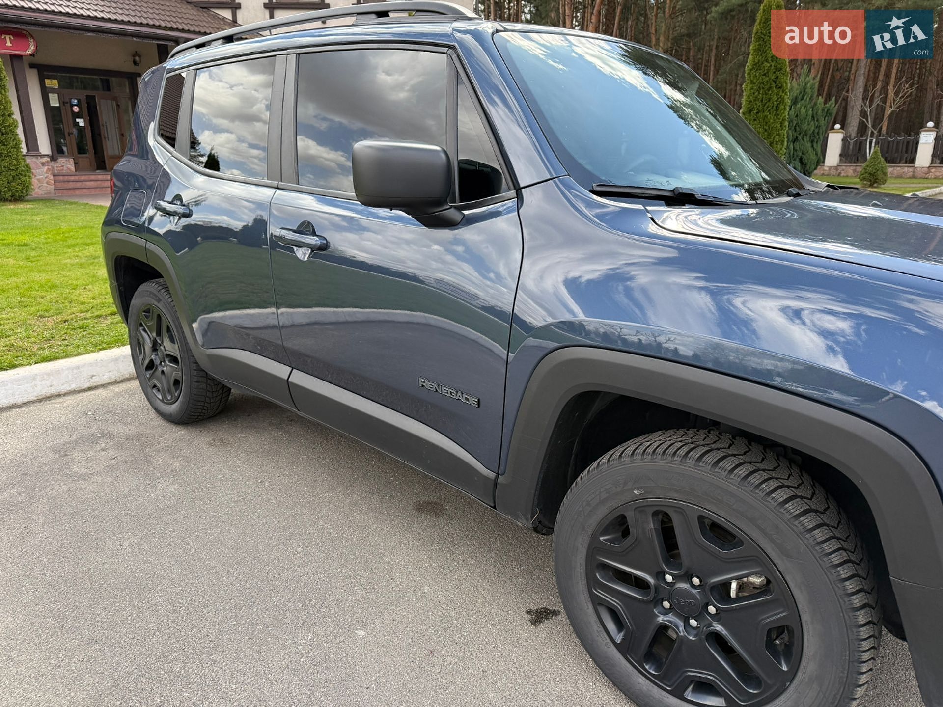 Jeep Renegade 2021 VIN ZACNJDAB5MPM69768 фото оголошення 10 з 36