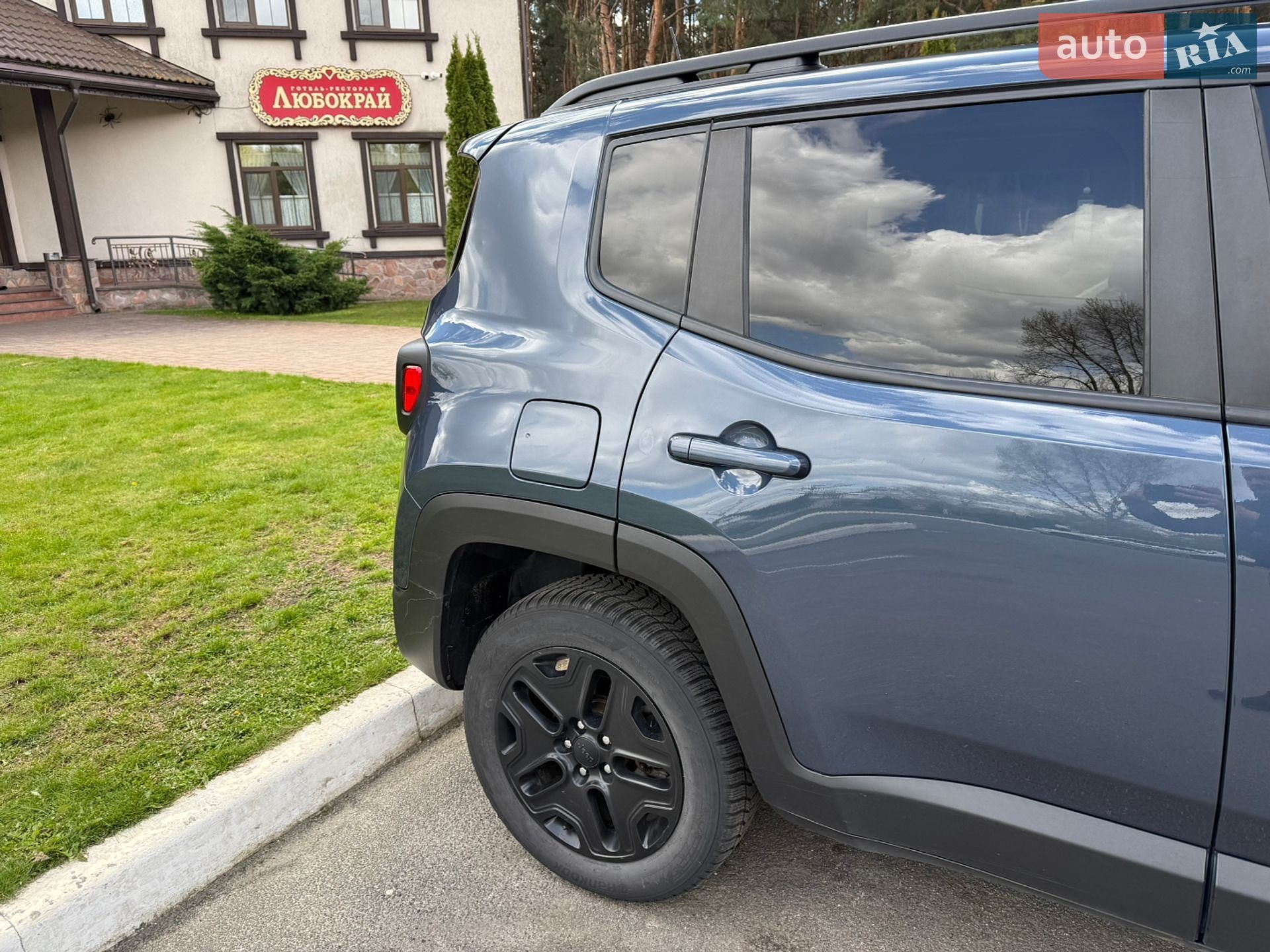 Jeep Renegade 2021 VIN ZACNJDAB5MPM69768 фото оголошення 12 з 36
