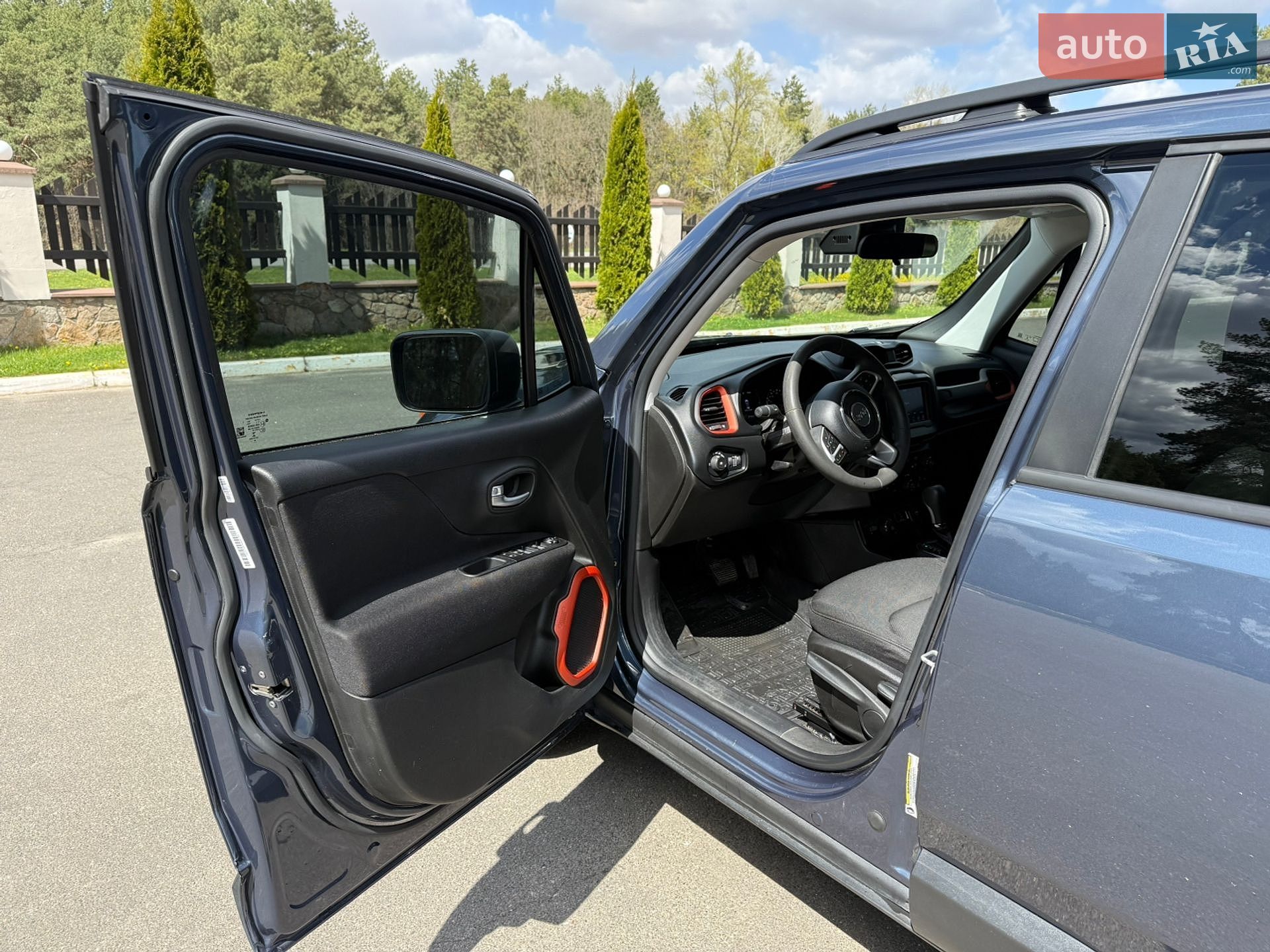 Jeep Renegade 2021 VIN ZACNJDAB5MPM69768 фото оголошення 15 з 36