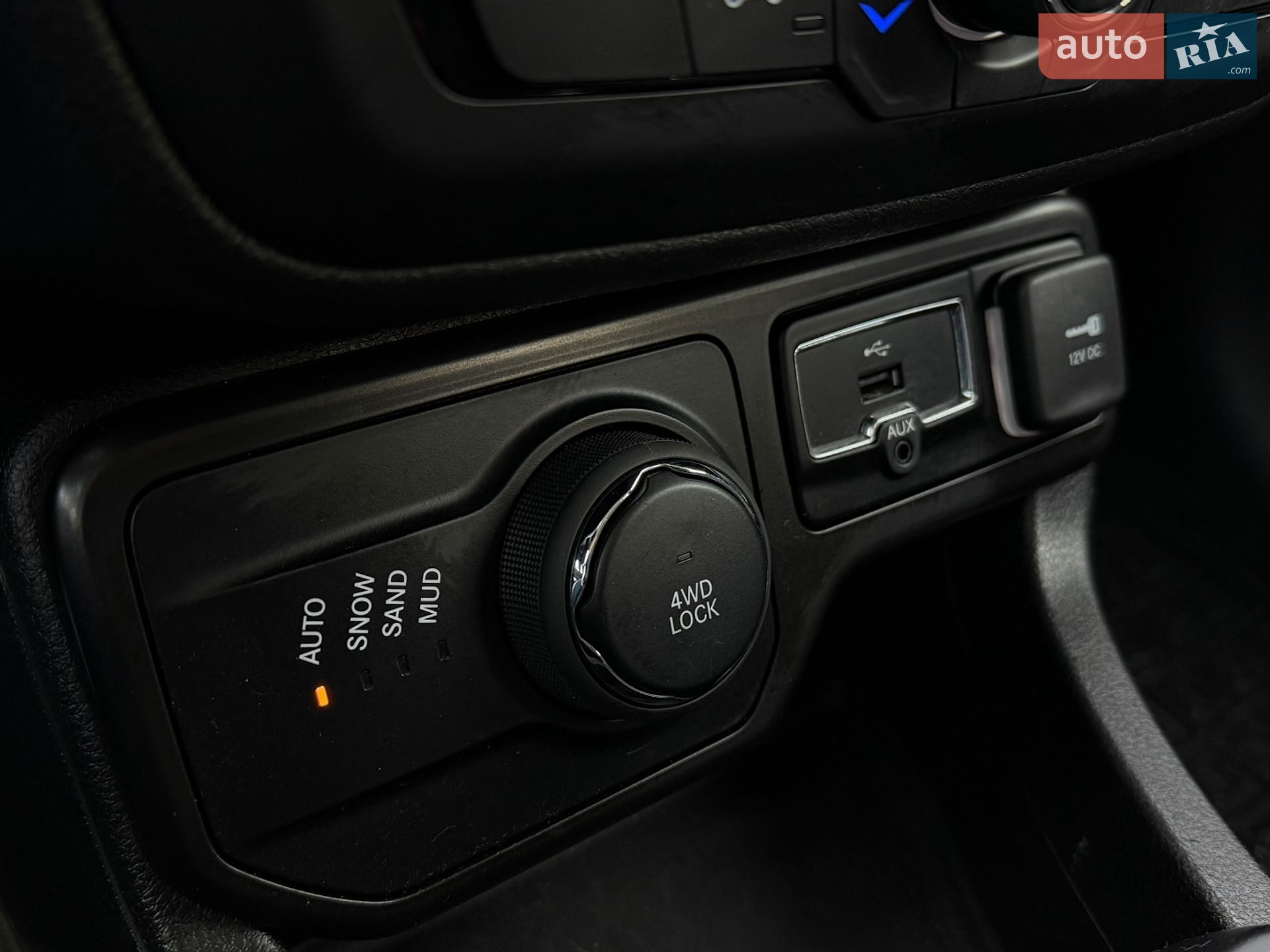 Jeep Renegade 2021 VIN ZACNJDAB5MPM69768 фото оголошення 22 з 36