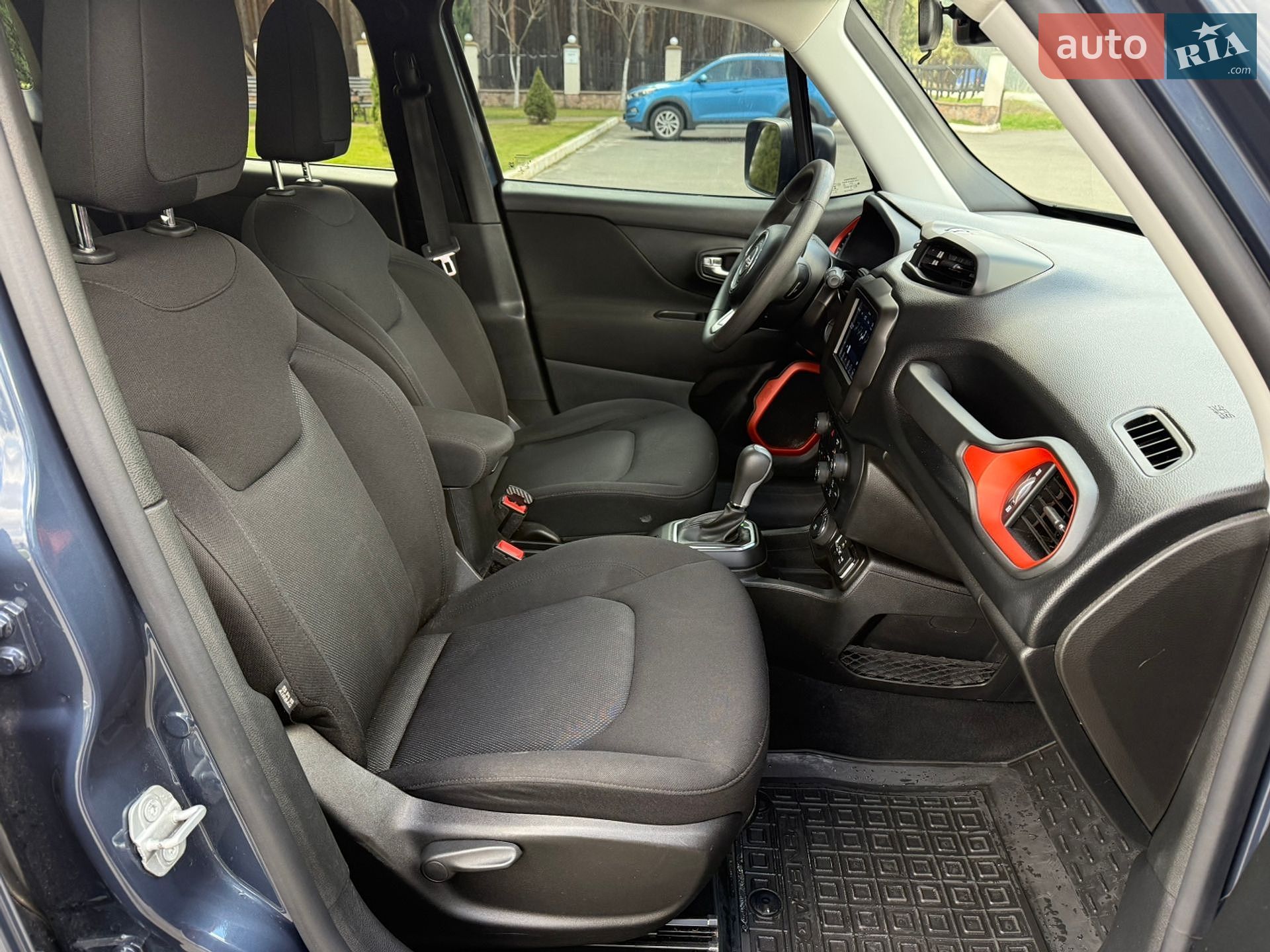 Jeep Renegade 2021 VIN ZACNJDAB5MPM69768 фото оголошення 26 з 36
