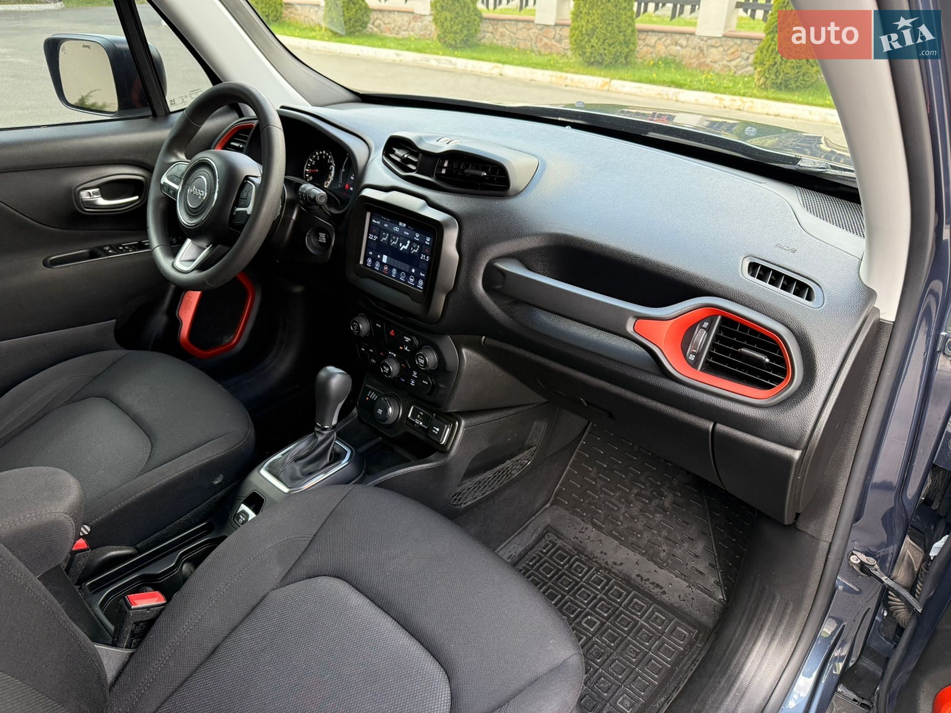 Jeep Renegade 2021 VIN ZACNJDAB5MPM69768 фото оголошення 27 з 36