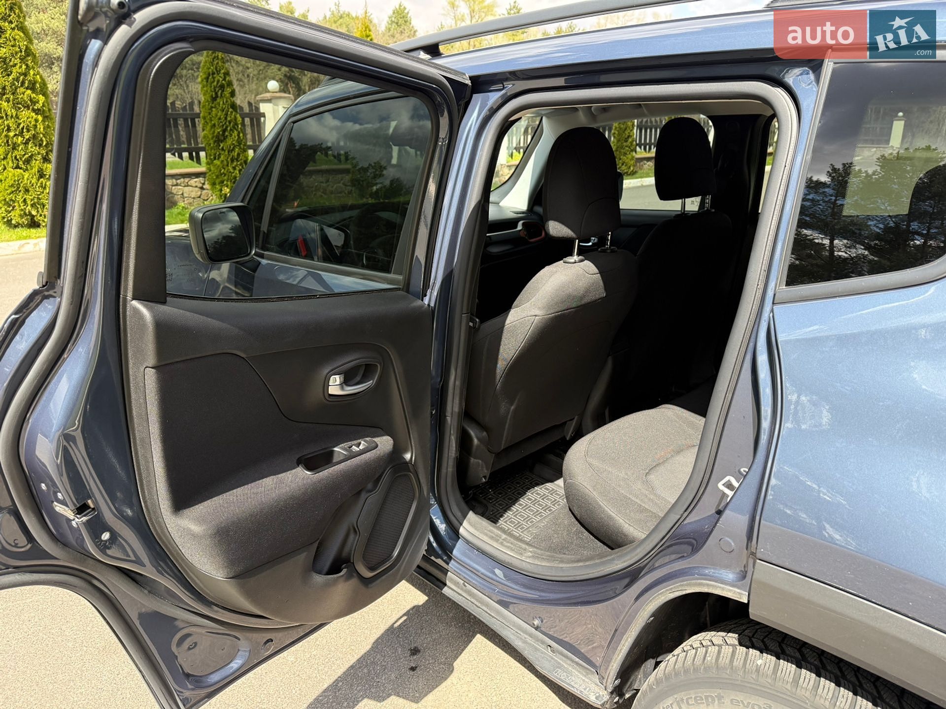 Jeep Renegade 2021 VIN ZACNJDAB5MPM69768 фото оголошення 31 з 36