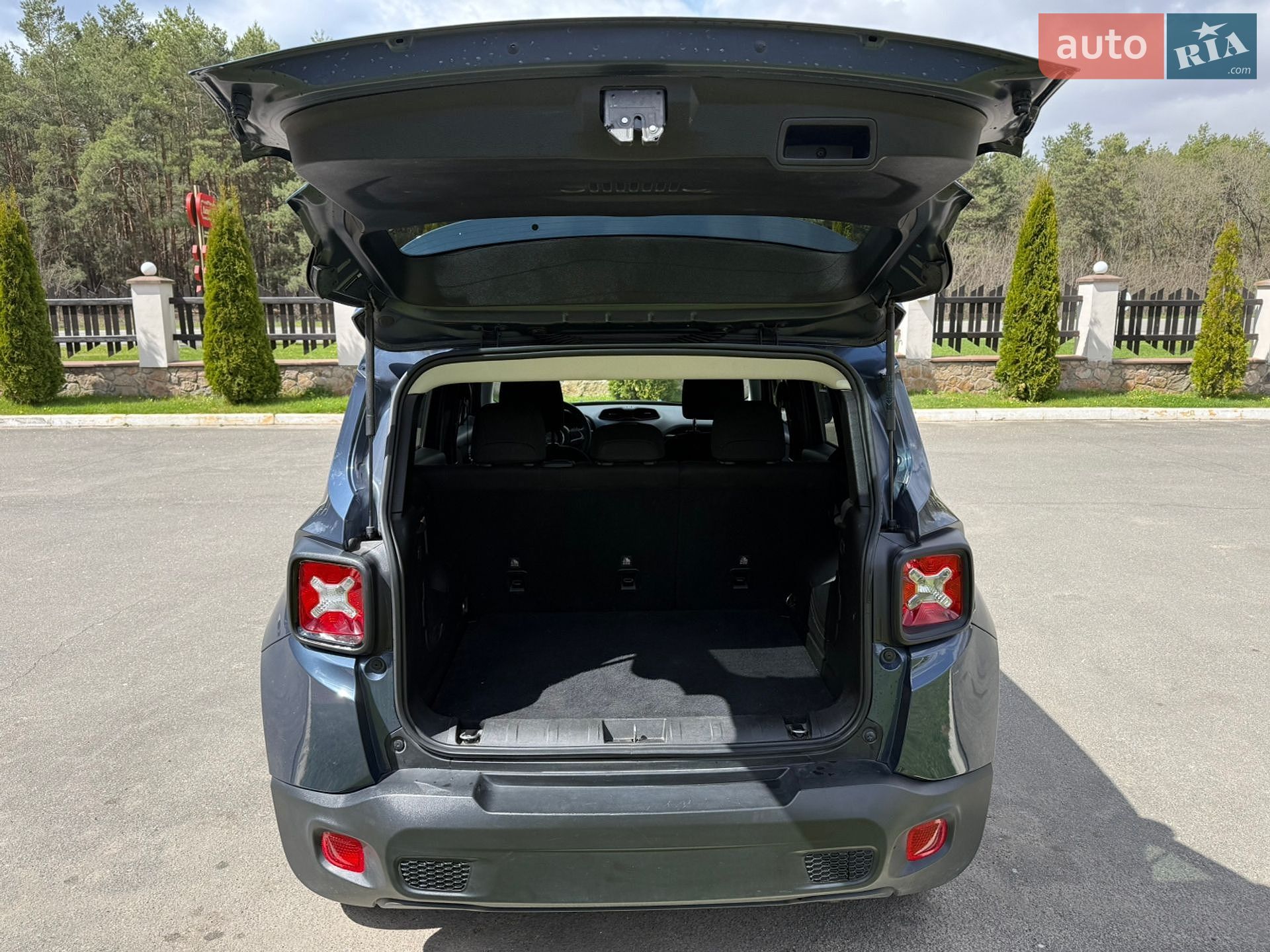 Jeep Renegade 2021 VIN ZACNJDAB5MPM69768 фото оголошення 34 з 36