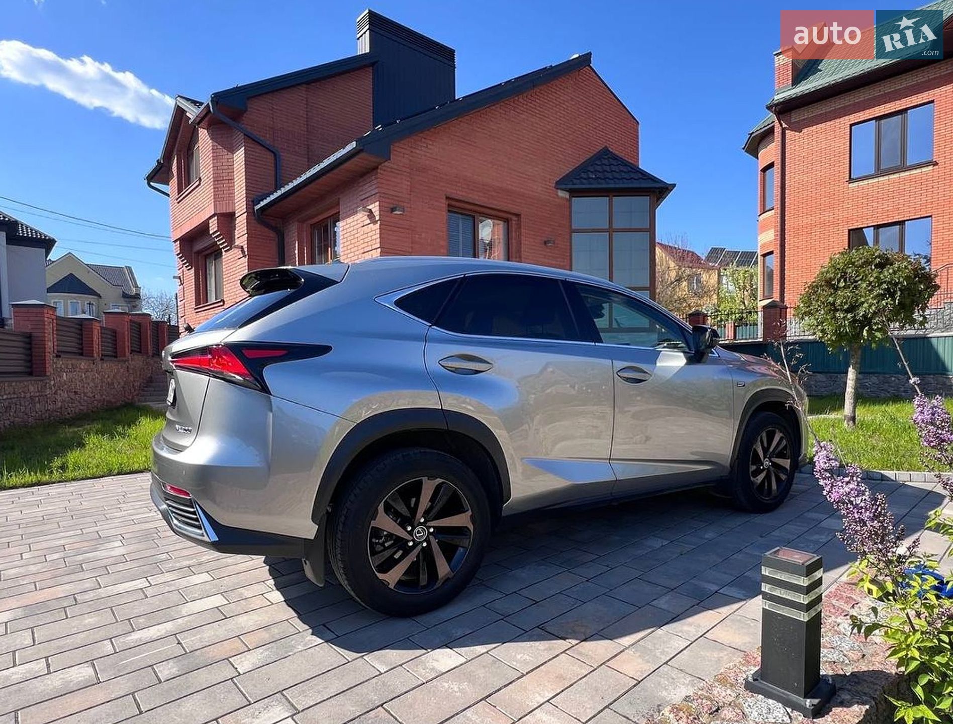 Lexus NX 2021 VIN JTJBERBZ002078693 фото оголошення 8 з 21