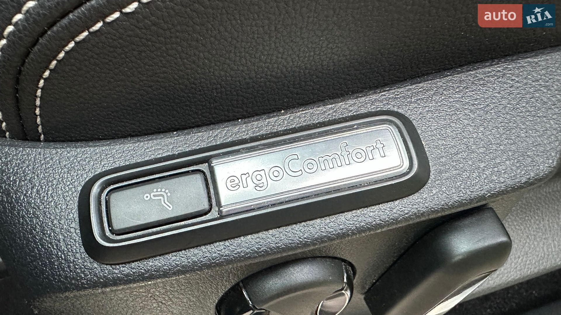Volkswagen Passat 2020 VIN WVWZZZ3CZLE107826 фото оголошення 40 з 44