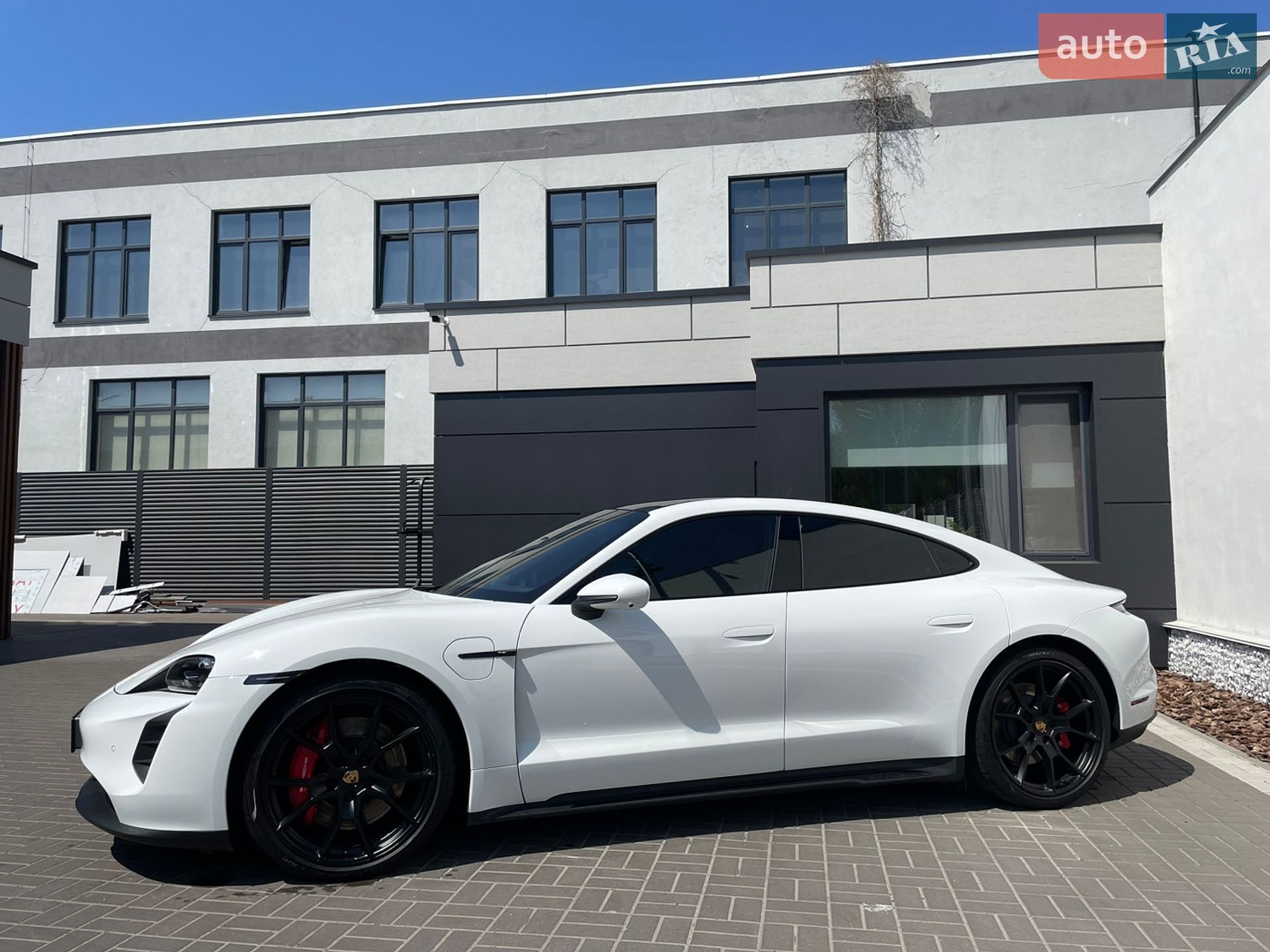 Porsche Taycan 2023 VIN WP0AD2Y18RSA47234 фото оголошення 7 з 28