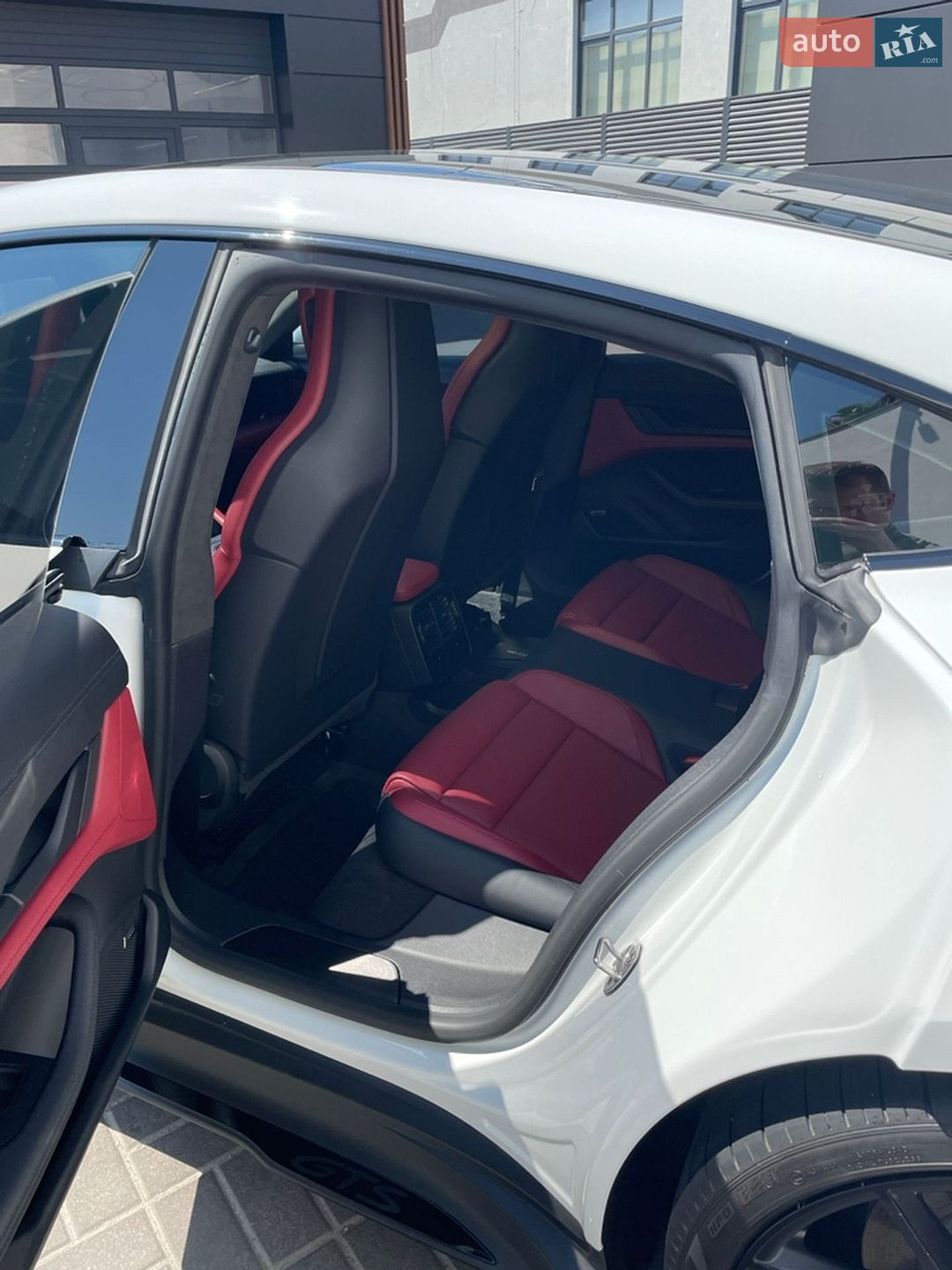 Porsche Taycan 2023 VIN WP0AD2Y18RSA47234 фото оголошення 21 з 28