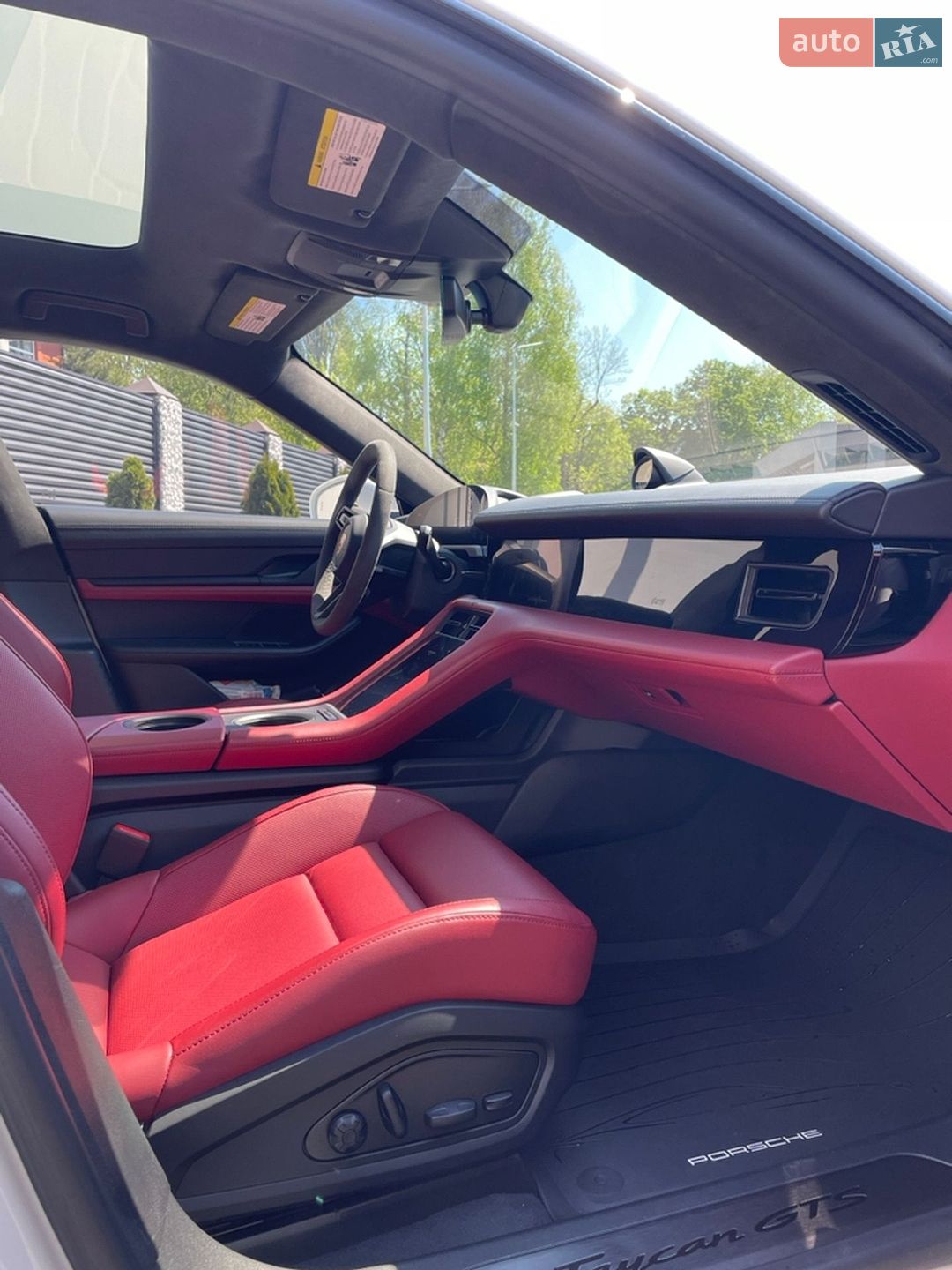 Porsche Taycan 2023 VIN WP0AD2Y18RSA47234 фото оголошення 23 з 28