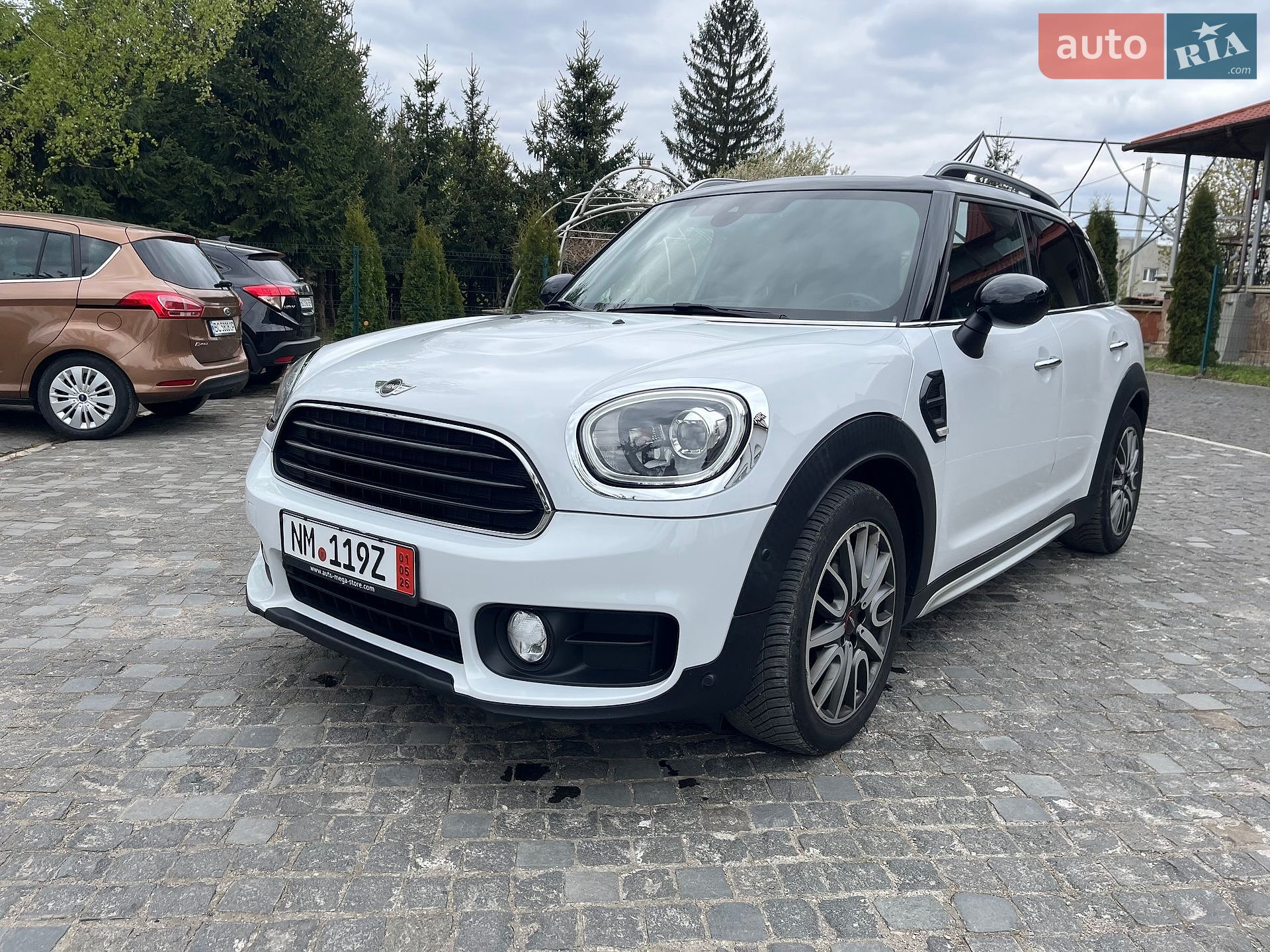 MINI Countryman 2017 VIN WMWYT910X03D77107 фото оголошення 15 з 84