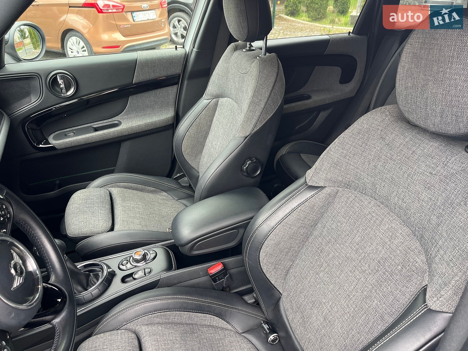 MINI Countryman 2017 VIN WMWYT910X03D77107 фото оголошення 66 з 84