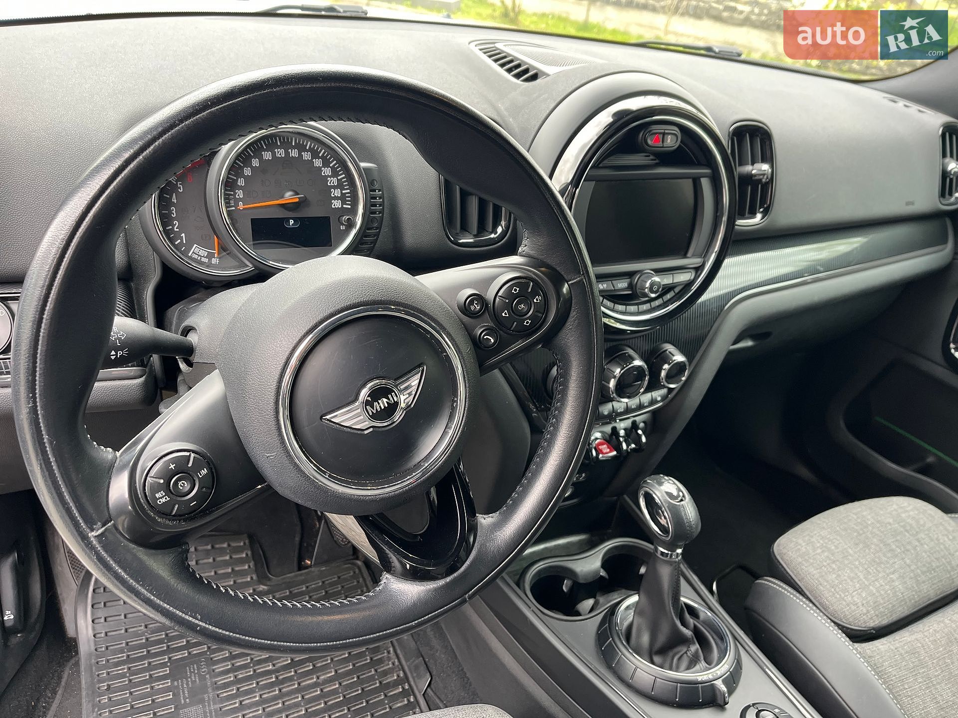MINI Countryman 2017 VIN WMWYT910X03D77107 фото оголошення 46 з 84