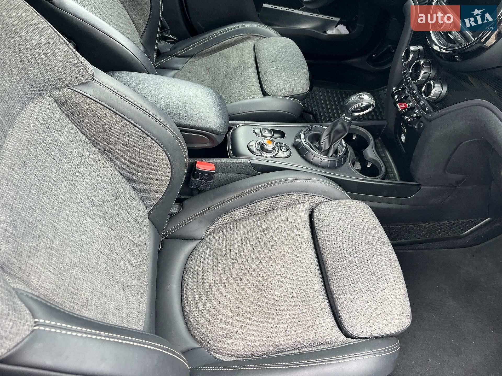 MINI Countryman 2017 VIN WMWYT910X03D77107 фото оголошення 36 з 84