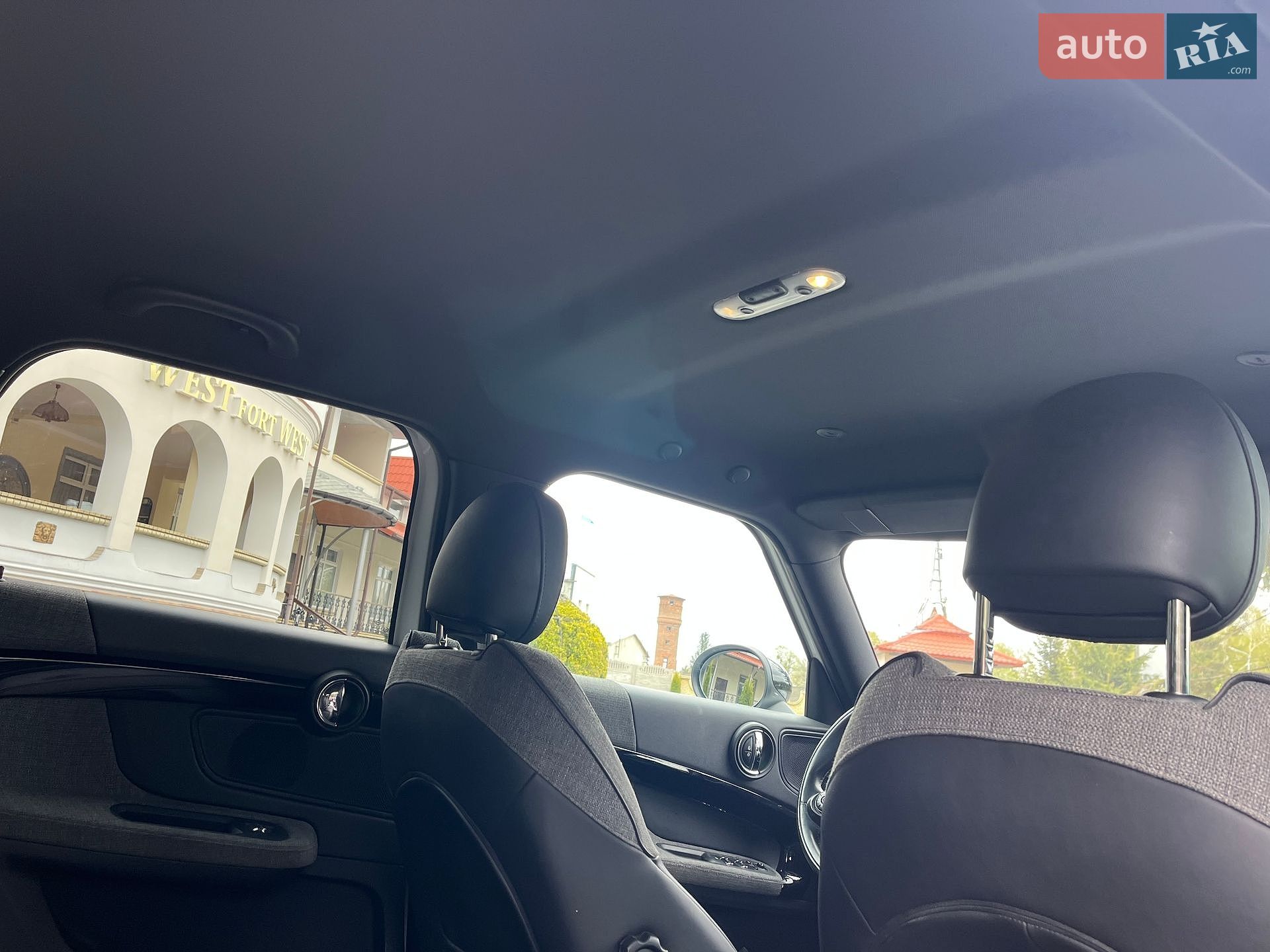 MINI Countryman 2017 VIN WMWYT910X03D77107 фото оголошення 68 з 84