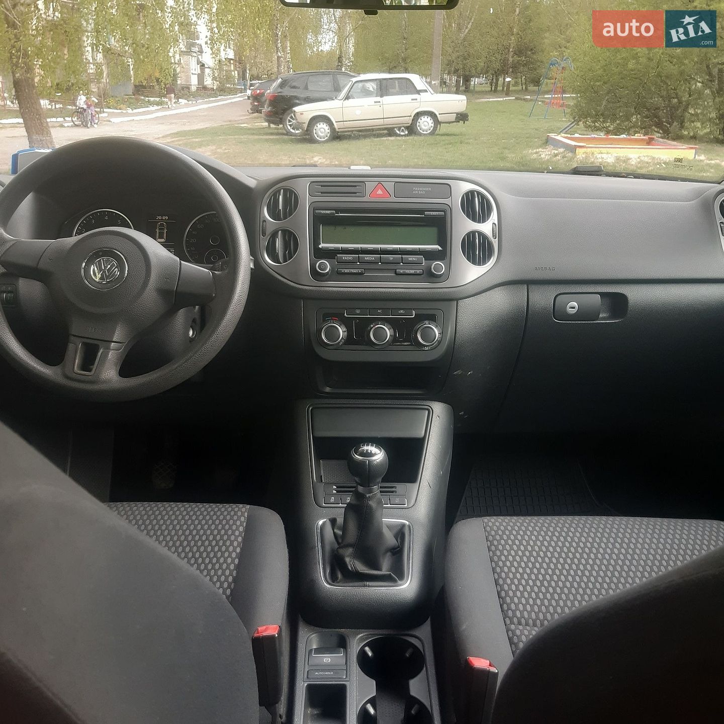 Volkswagen Tiguan 2010 VIN WVGZZZ5NZBW004166 фото оголошення 8 з 10
