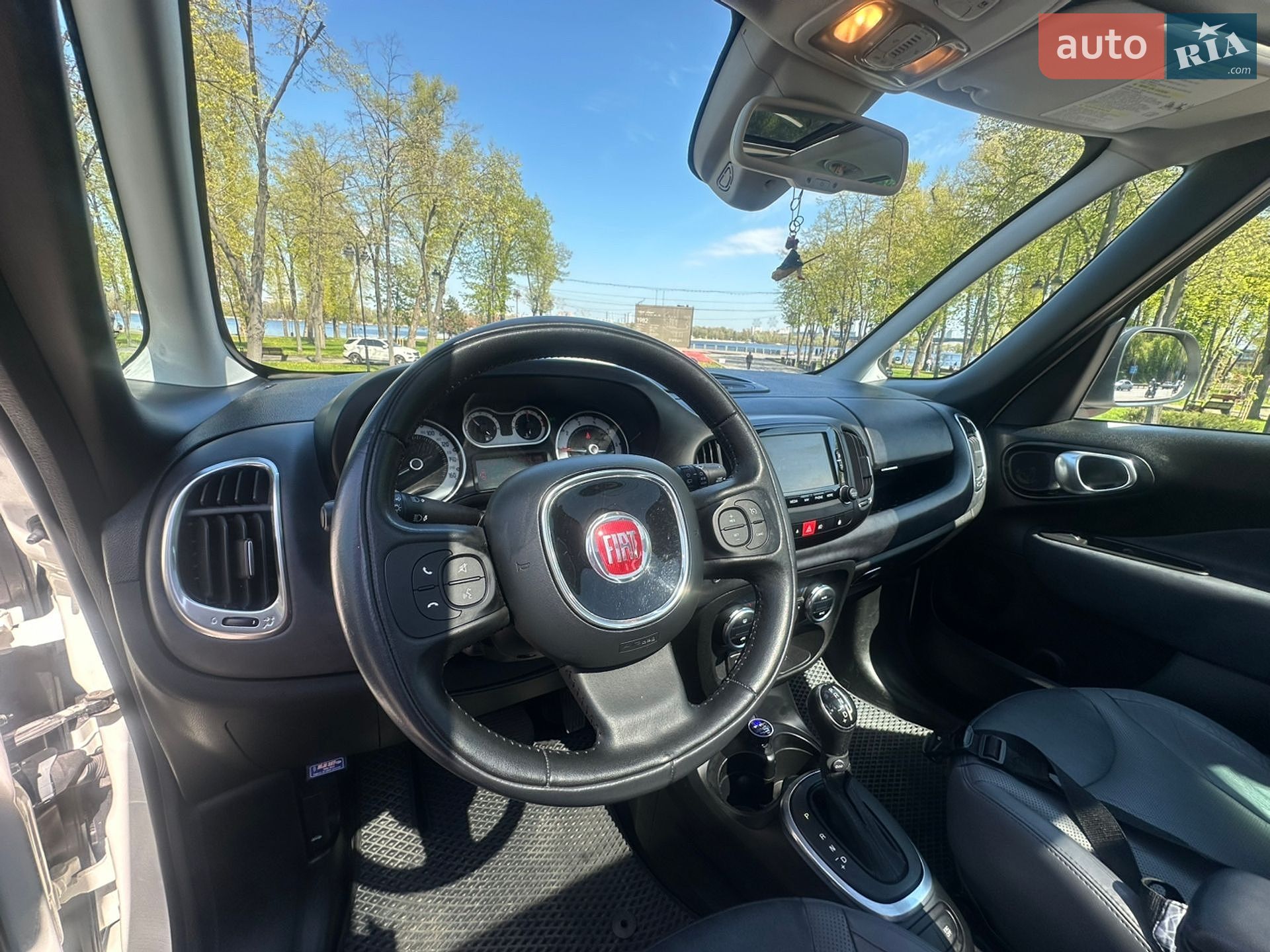 Fiat 500L 2013 VIN ZFBCFACH6EZ004028 фото оголошення 9 з 16