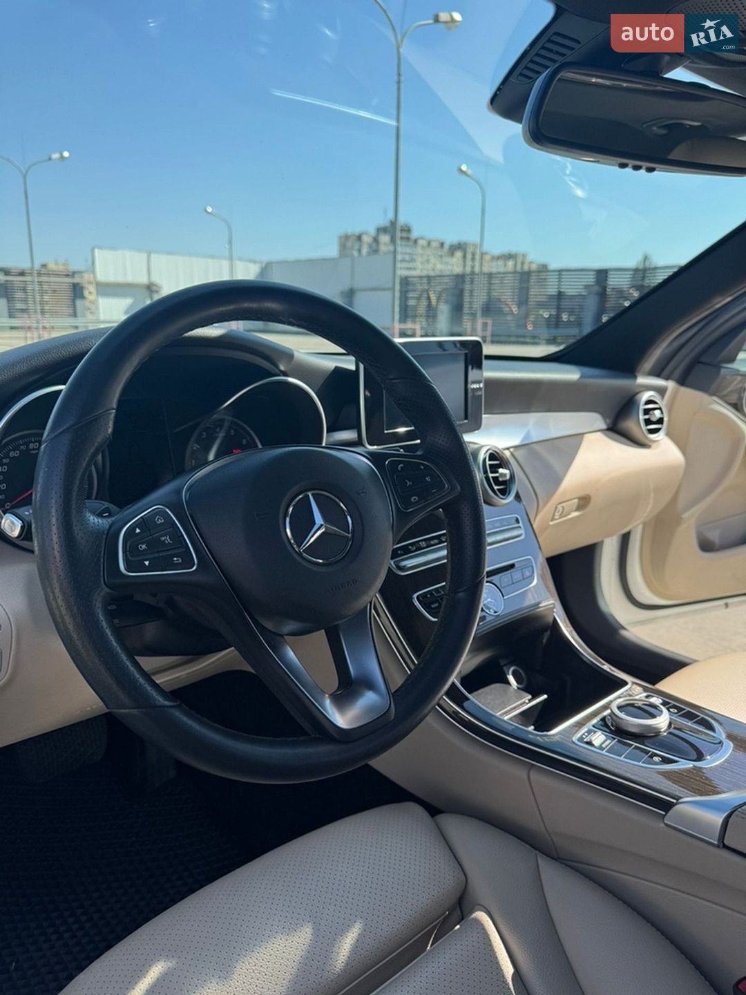 Mercedes-Benz C-Class 2017 VIN 55SWF4KB3JU245634 фото оголошення 8 з 15