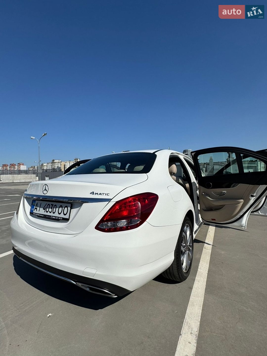 Mercedes-Benz C-Class 2017 VIN 55SWF4KB3JU245634 фото оголошення 13 з 15