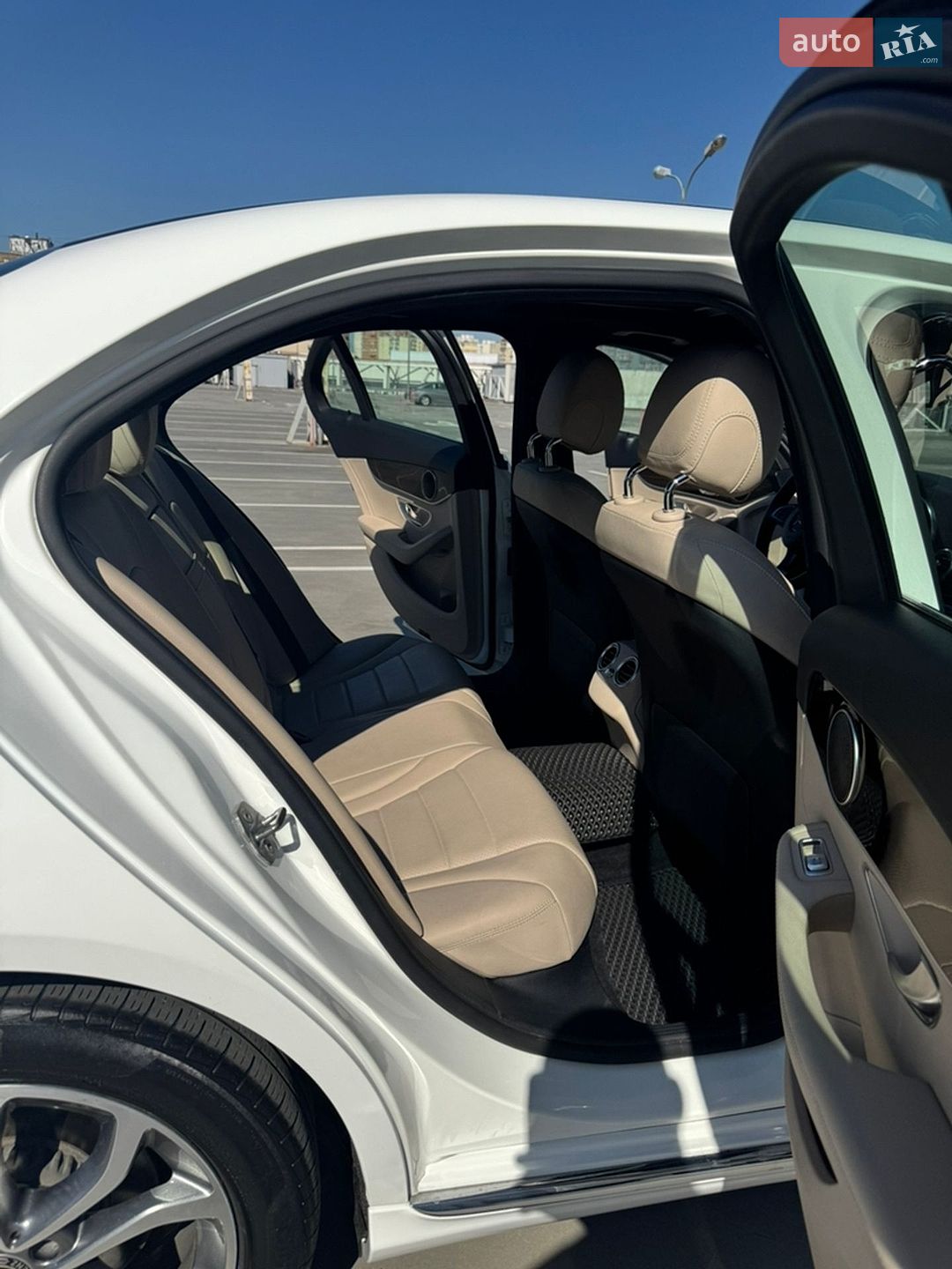 Mercedes-Benz C-Class 2017 VIN 55SWF4KB3JU245634 фото оголошення 15 з 15
