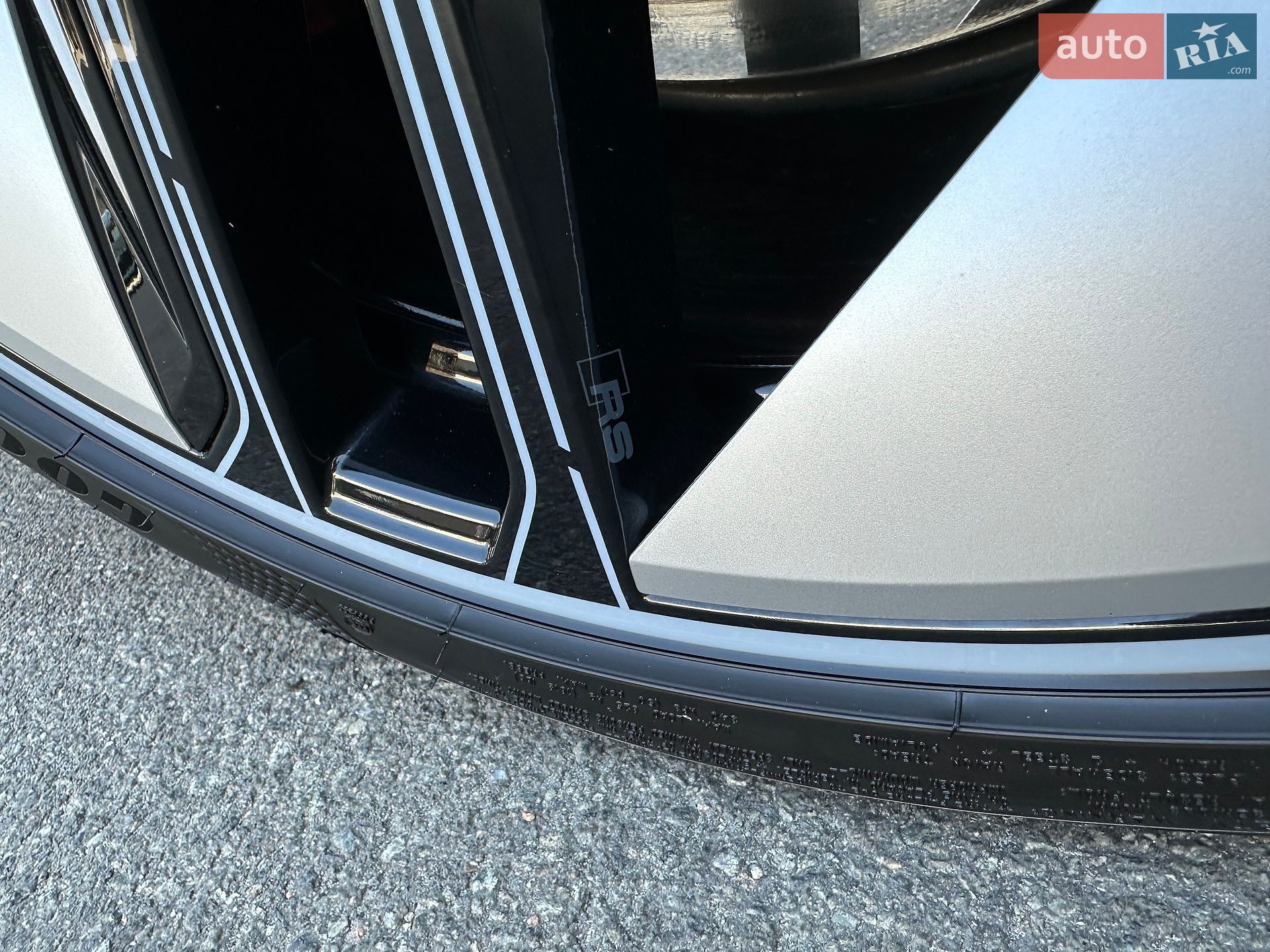 Audi RS e-tron GT 2024 VIN WAUZZZFW5R7900746 фото оголошення 28 з 96