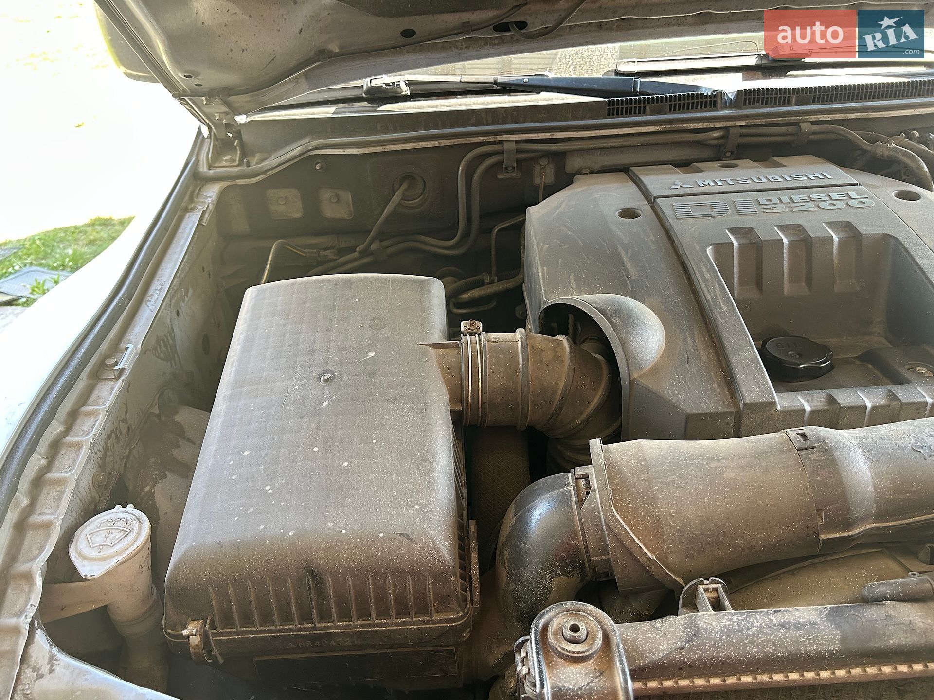 Mitsubishi Pajero 2002 VIN JMBMNV68W3J000676 фото оголошення 9 з 30
