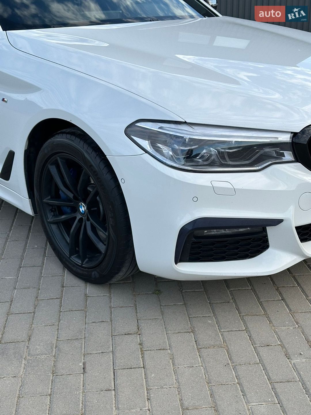 BMW 5 Series 2018 VIN WBAJD11000B199419 фото оголошення 4 з 36