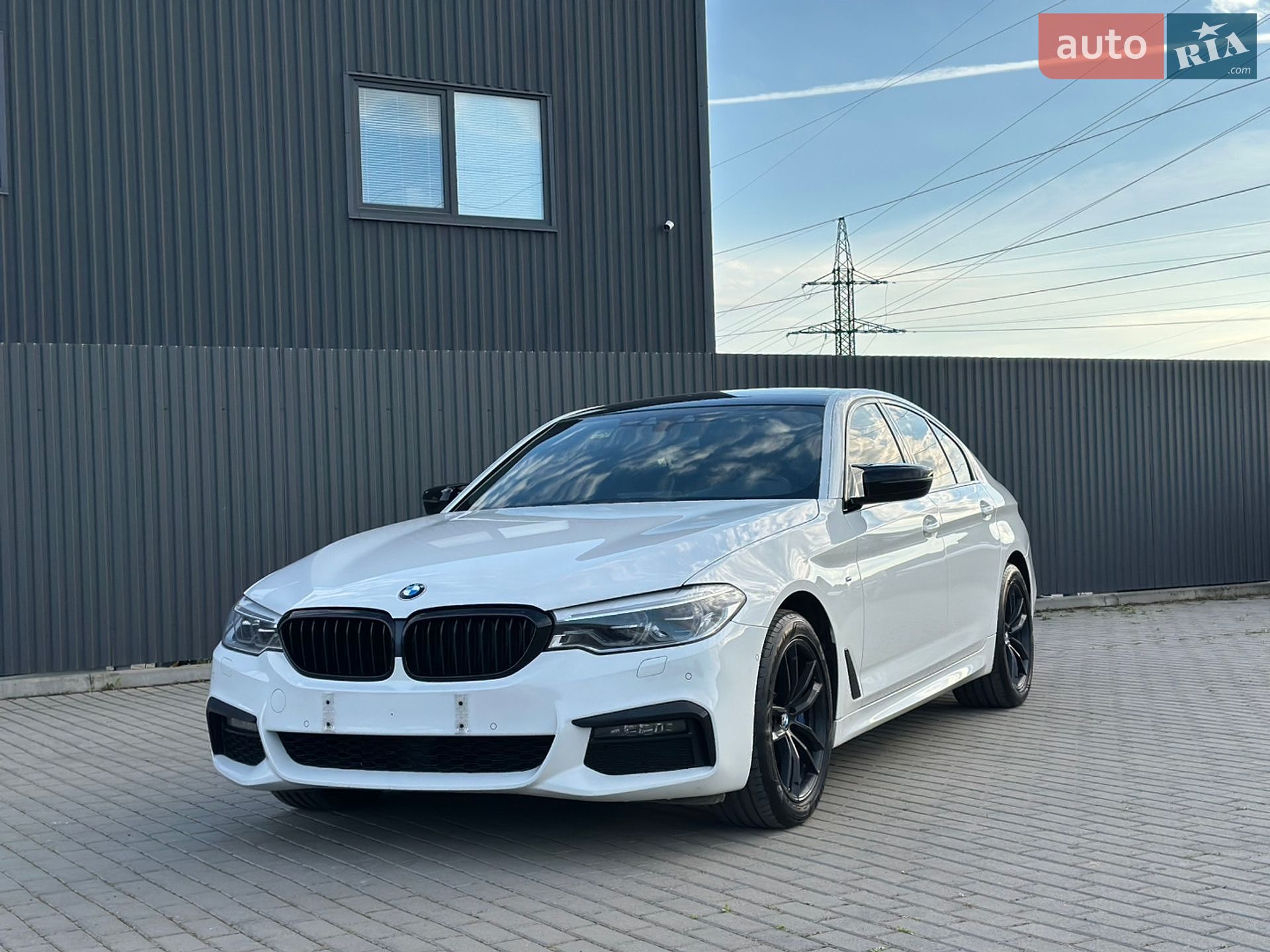 BMW 5 Series 2018 VIN WBAJD11000B199419 фото оголошення 7 з 36
