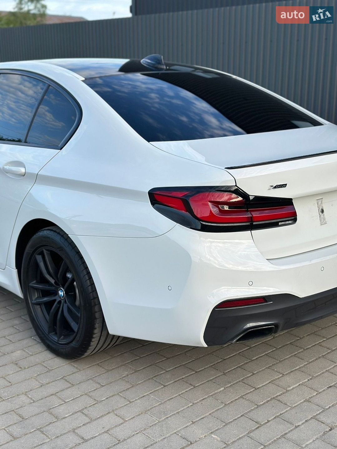 BMW 5 Series 2018 VIN WBAJD11000B199419 фото оголошення 9 з 36