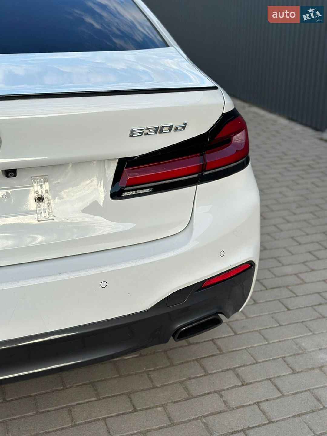 BMW 5 Series 2018 VIN WBAJD11000B199419 фото оголошення 10 з 36