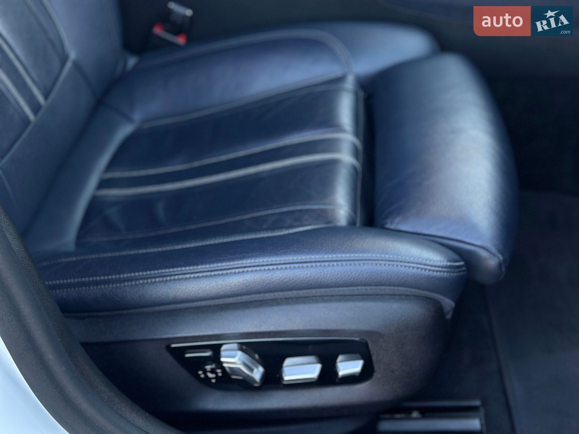 BMW 5 Series 2018 VIN WBAJD11000B199419 фото оголошення 23 з 36