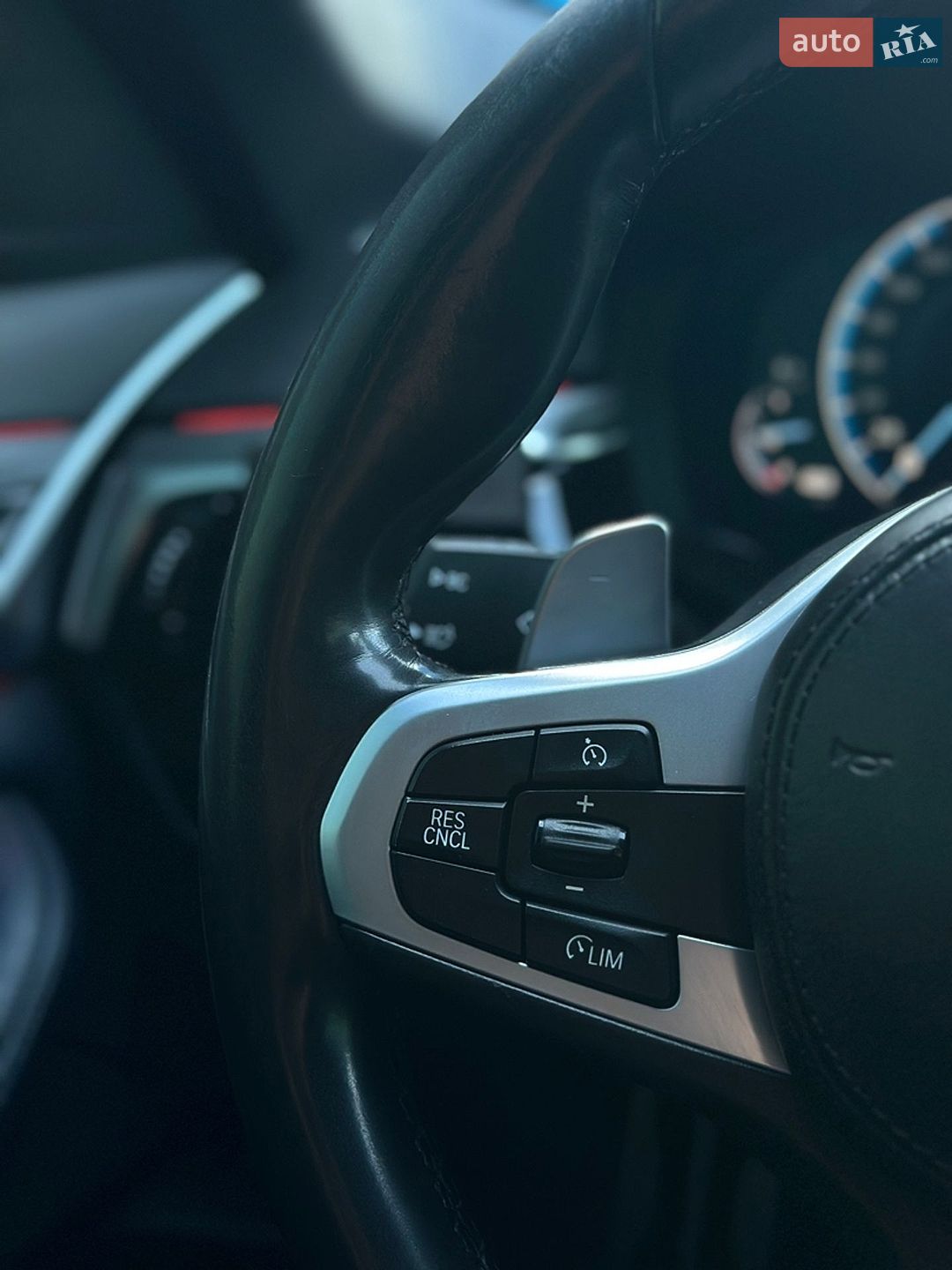 BMW 5 Series 2018 VIN WBAJD11000B199419 фото оголошення 26 з 36