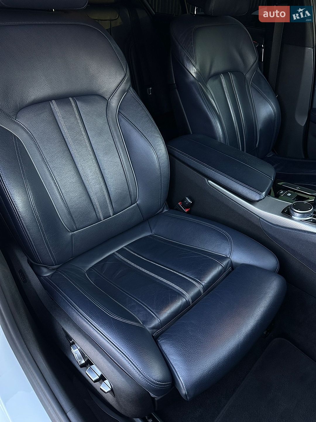 BMW 5 Series 2018 VIN WBAJD11000B199419 фото оголошення 27 з 36