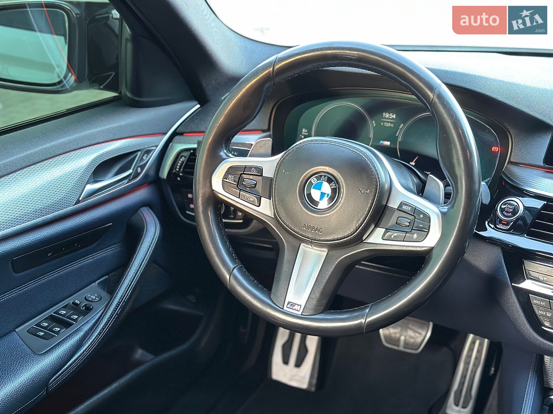 BMW 5 Series 2018 VIN WBAJD11000B199419 фото оголошення 34 з 36