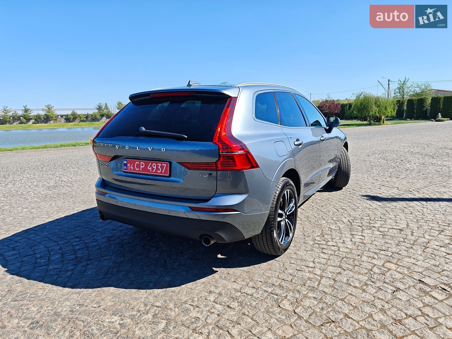 Volvo XC60 2019 VIN YV4102RK7L1421763 фото оголошення 27 з 63