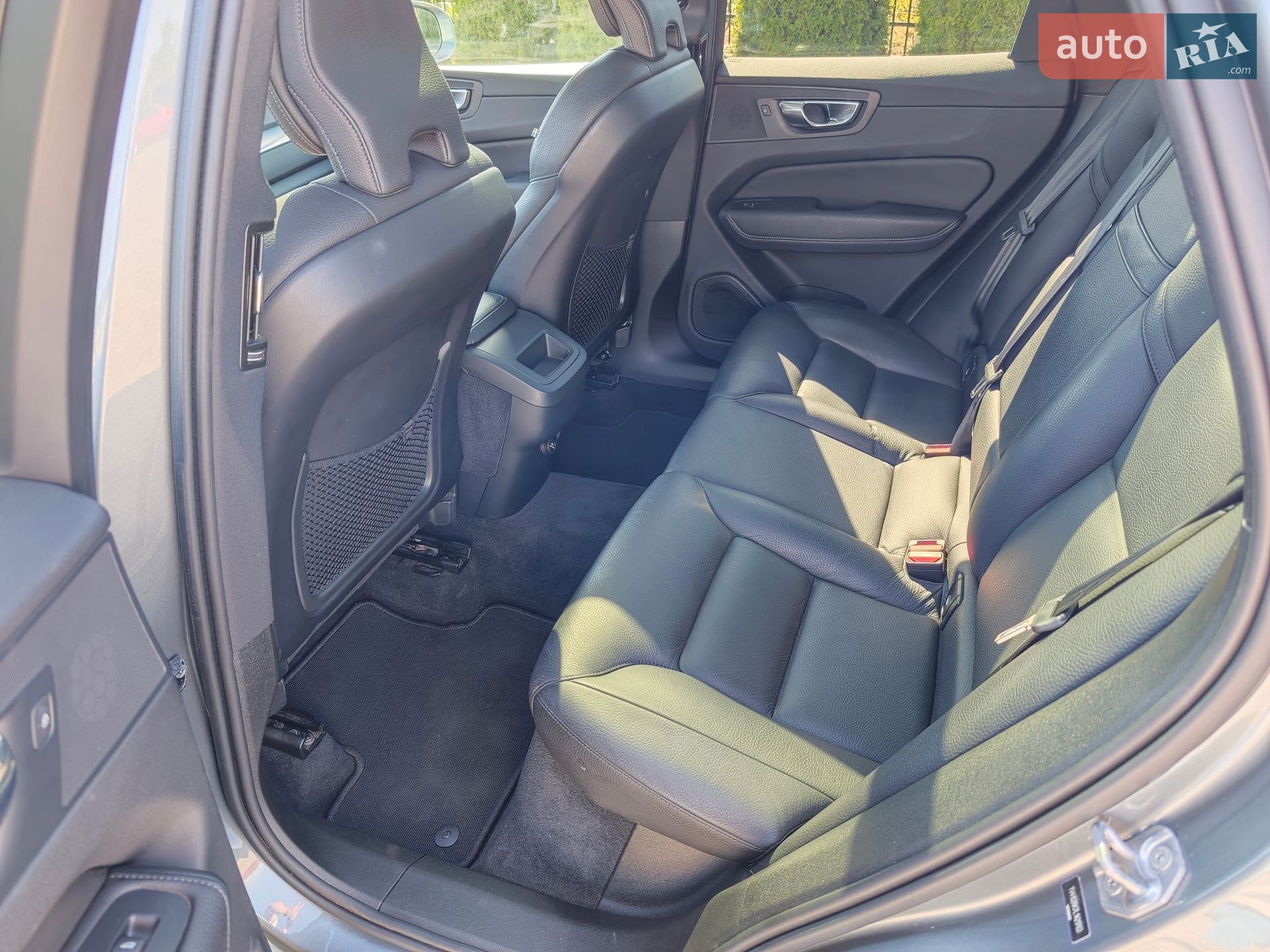 Volvo XC60 2019 VIN YV4102RK7L1421763 фото оголошення 38 з 63