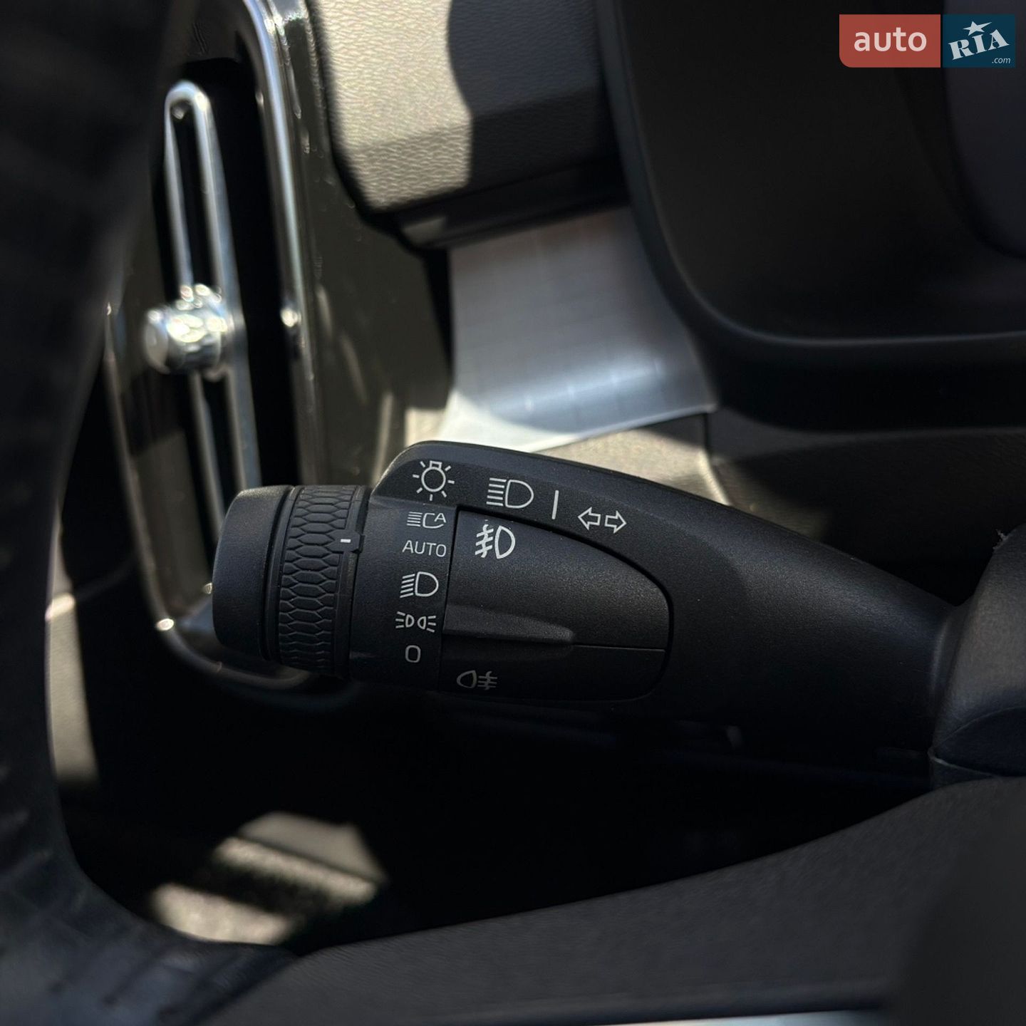Volvo XC40 2020 VIN YV4162UK4M2404775 фото оголошення 12 з 43