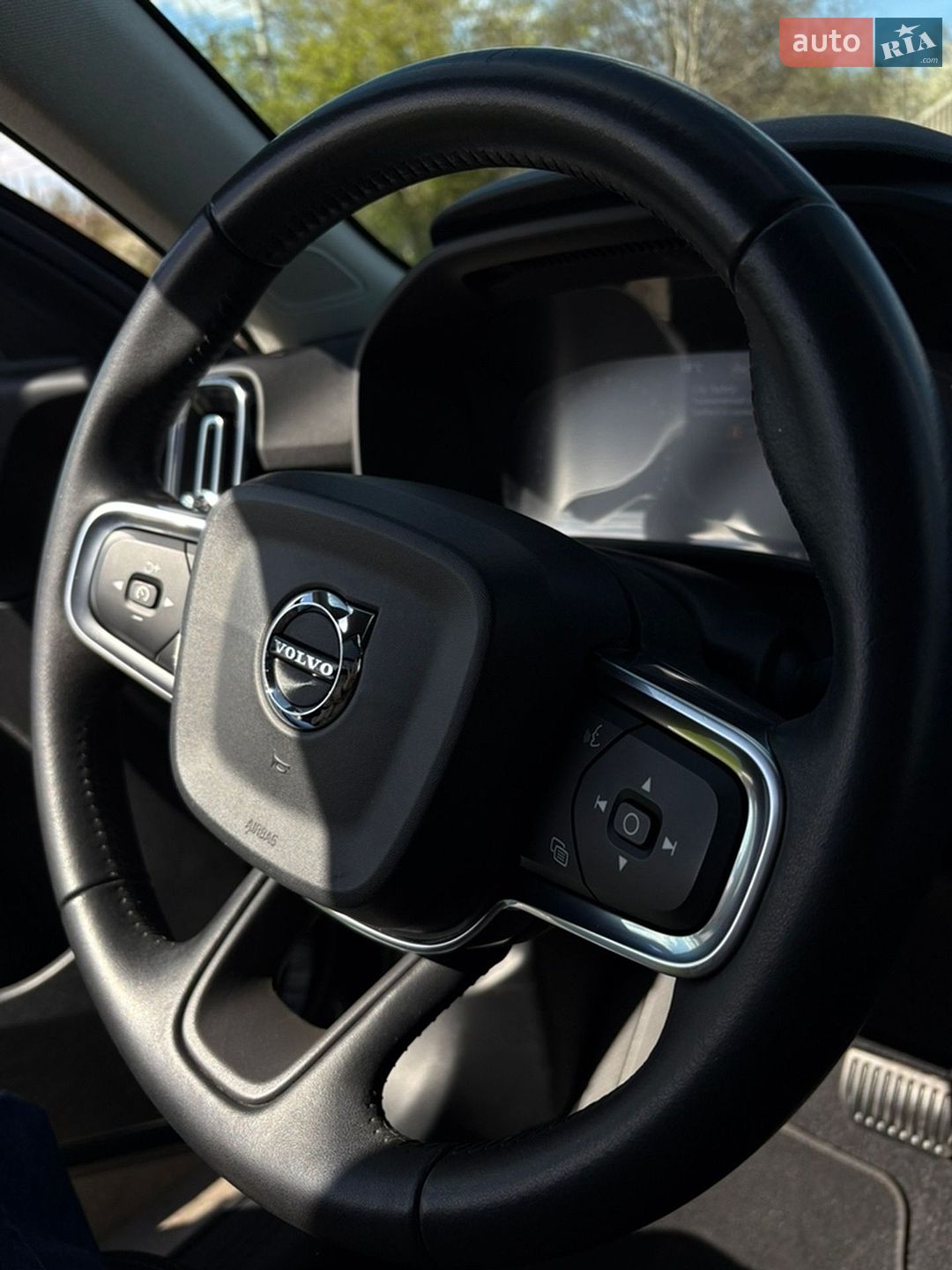 Volvo XC40 2020 VIN YV4162UK4M2404775 фото оголошення 14 з 43