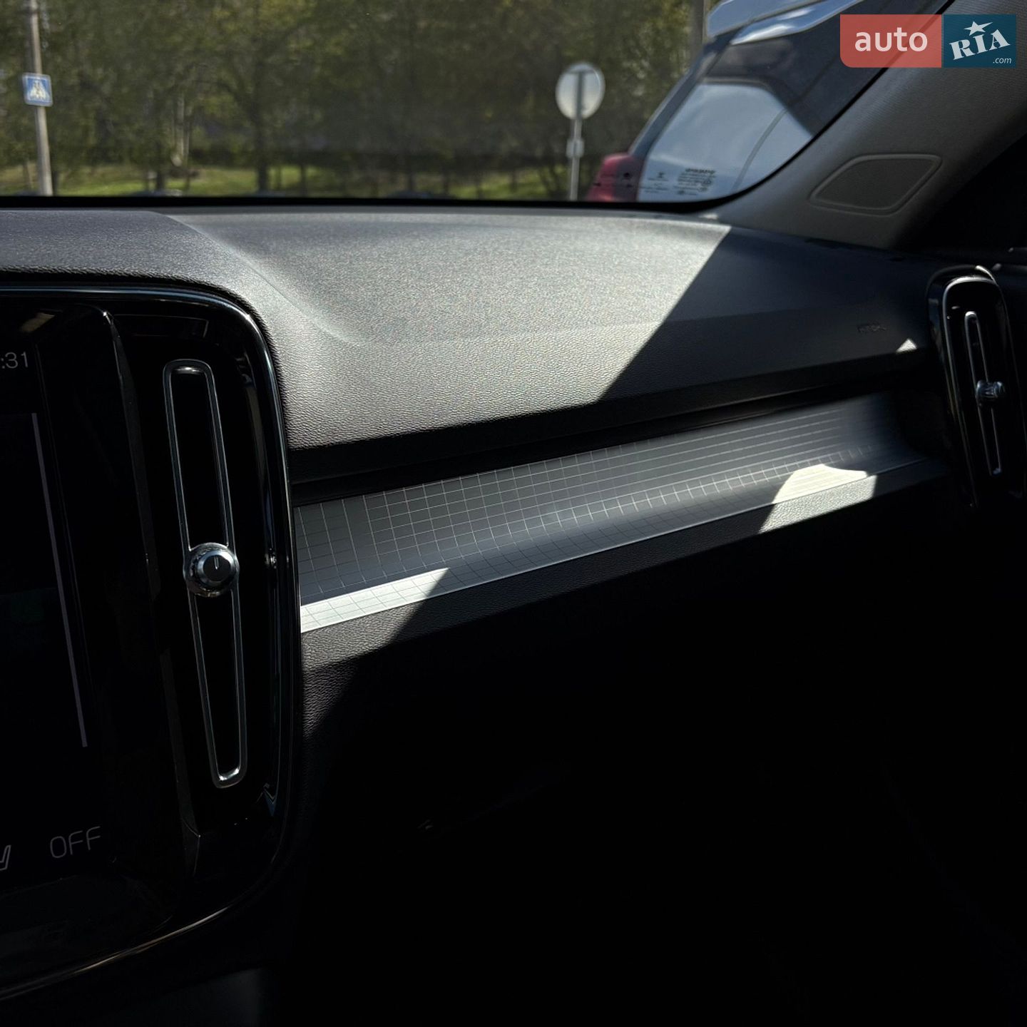 Volvo XC40 2020 VIN YV4162UK4M2404775 фото оголошення 25 з 43