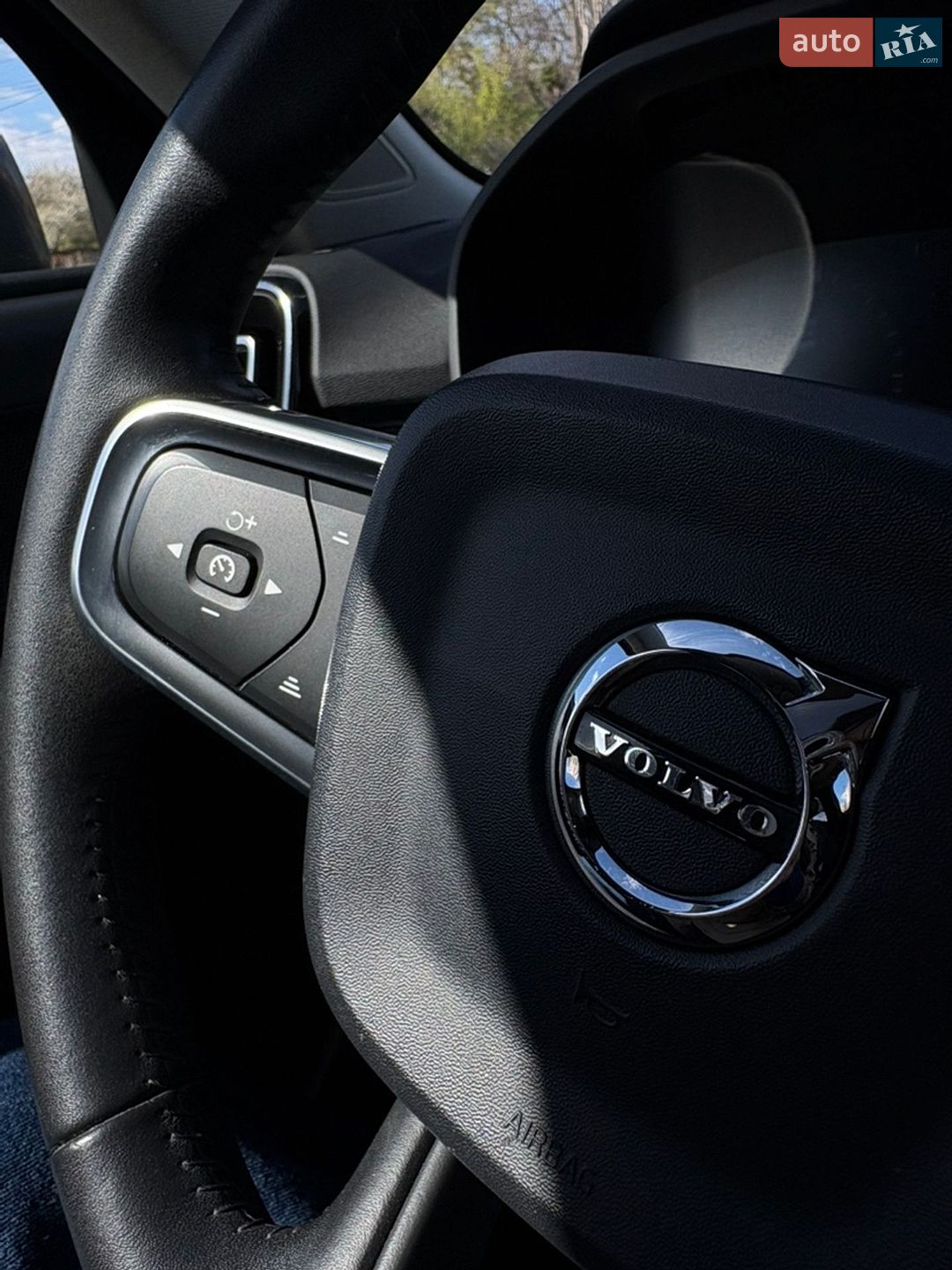 Volvo XC40 2020 VIN YV4162UK4M2404775 фото оголошення 39 з 43