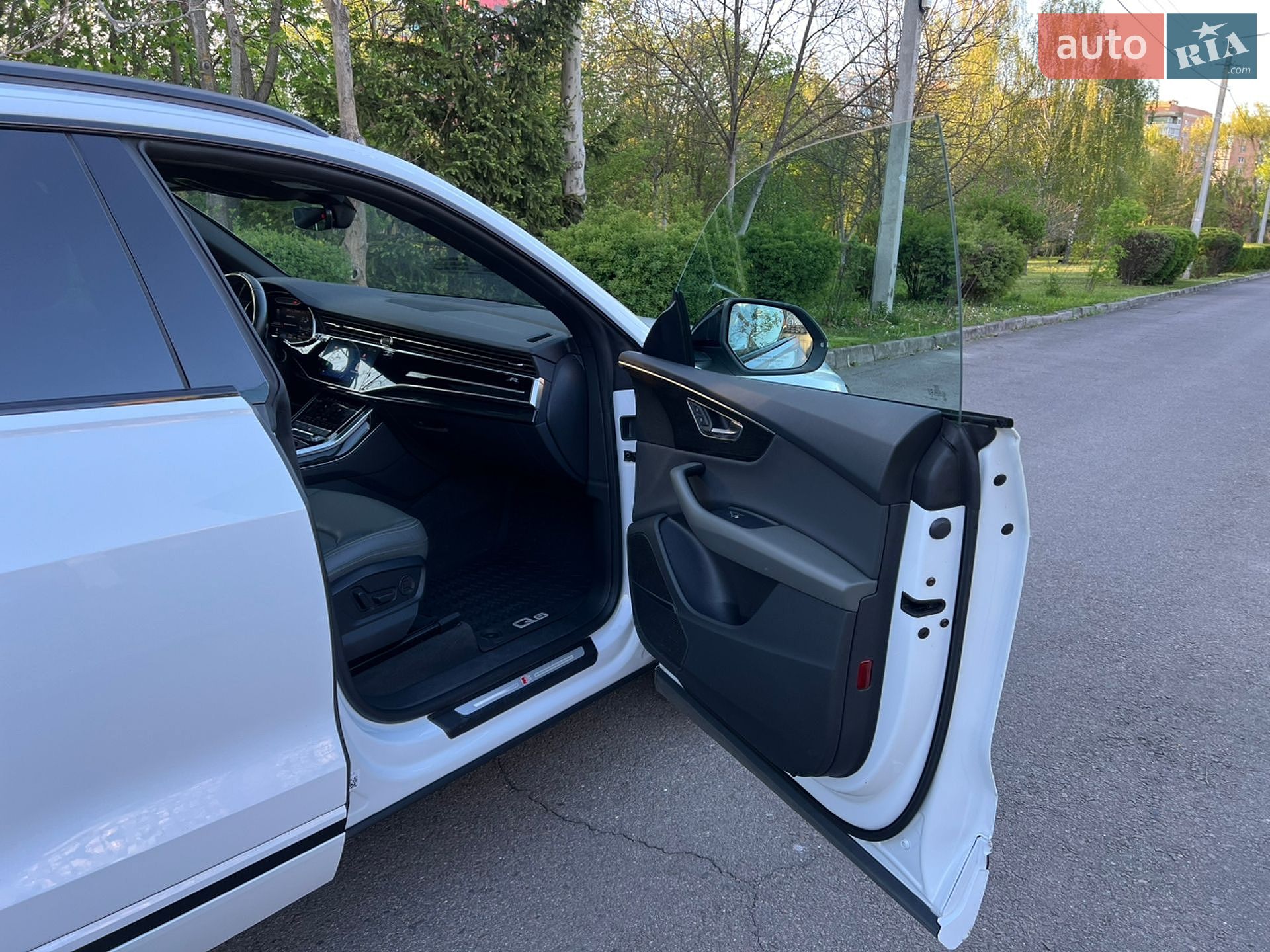 Audi Q8 2019 VIN WA1DVAF18KD042611 фото оголошення 7 з 33