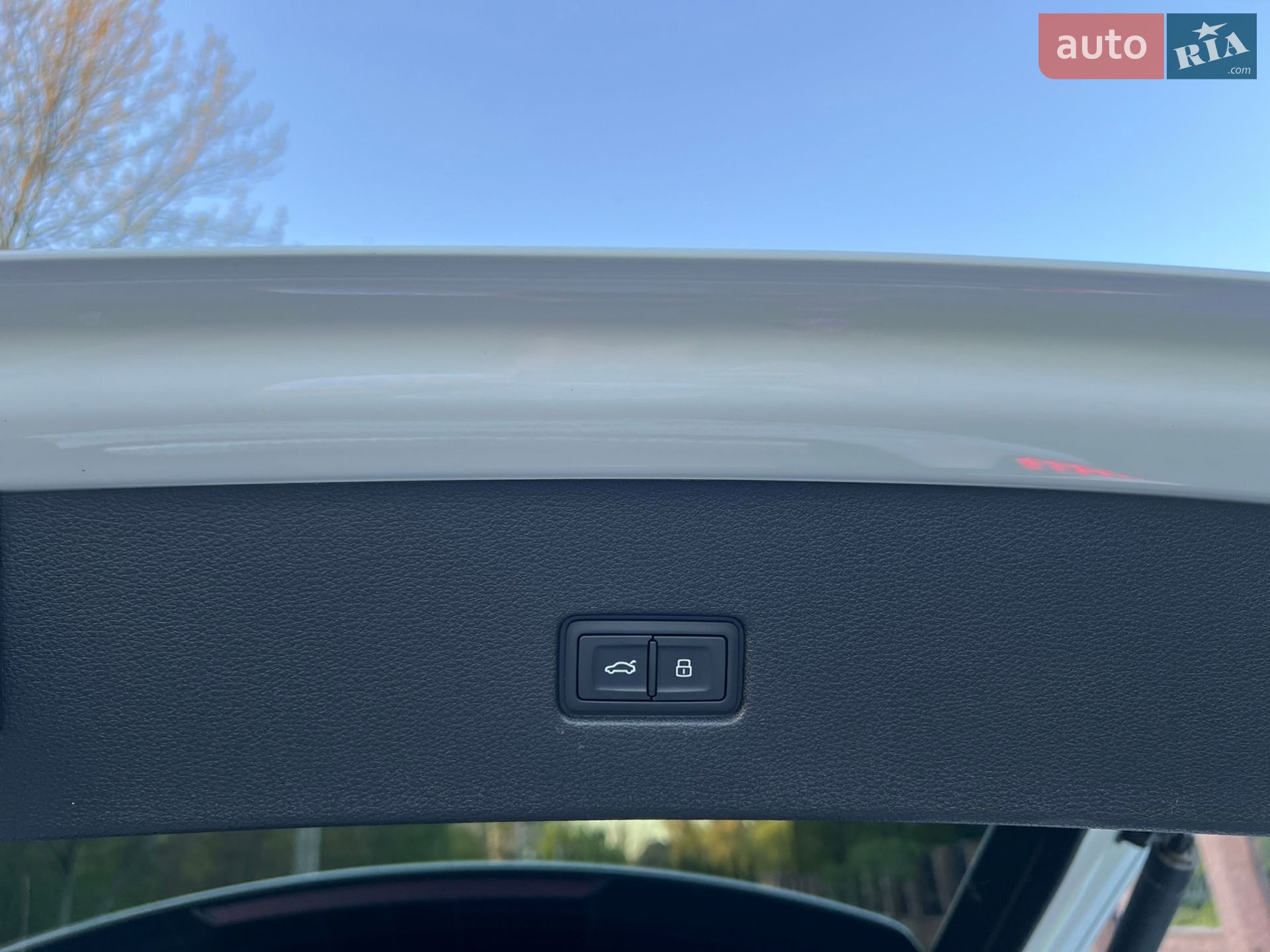Audi Q8 2019 VIN WA1DVAF18KD042611 фото оголошення 29 з 33